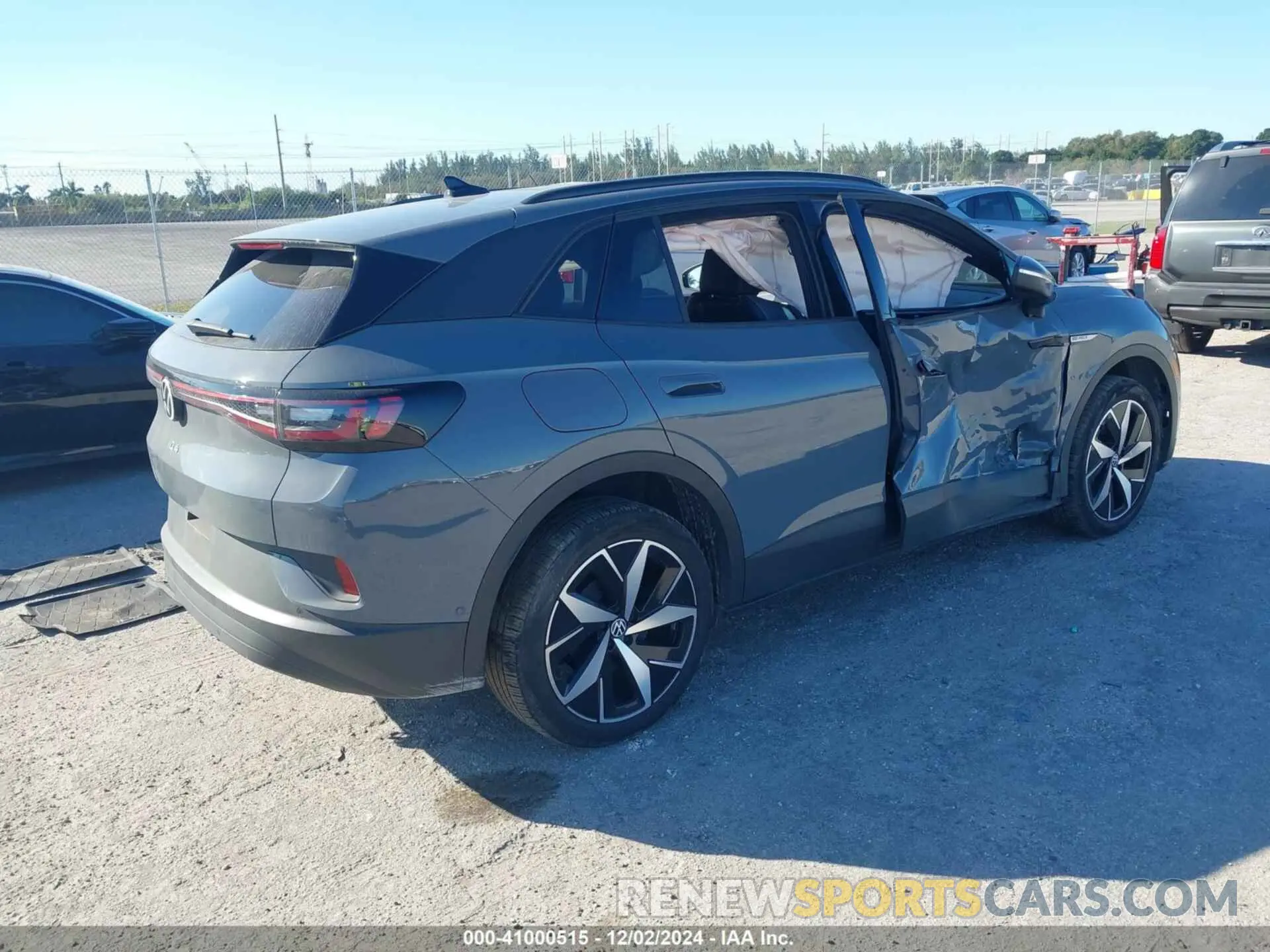 4 fotografías del automóvil dañado 1V2WNPE85PC049950 VOLKSWAGEN ID.4 2023