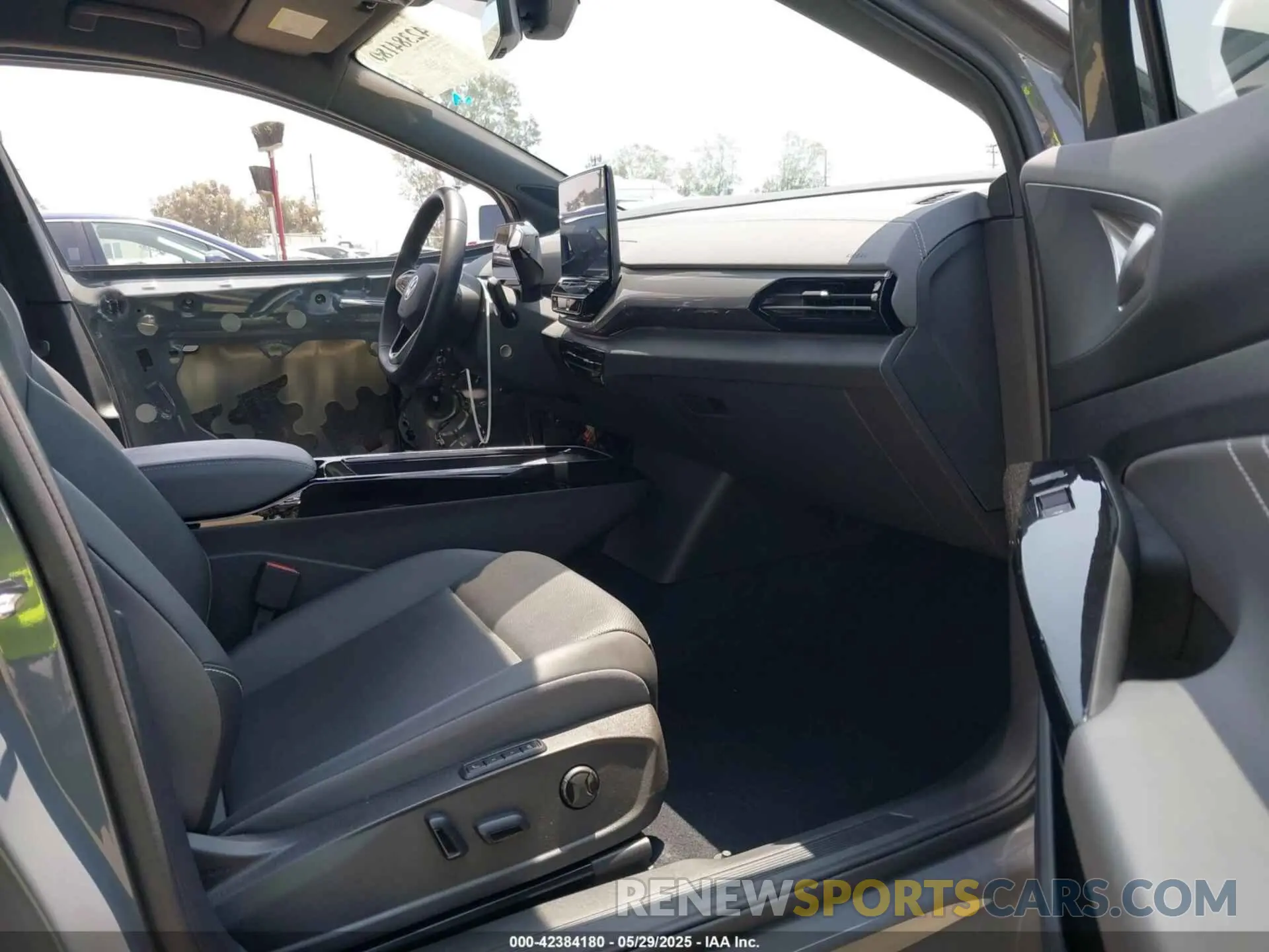 5 fotografías del automóvil dañado 1V2WNPE88PC031961 VOLKSWAGEN ID.4 2023