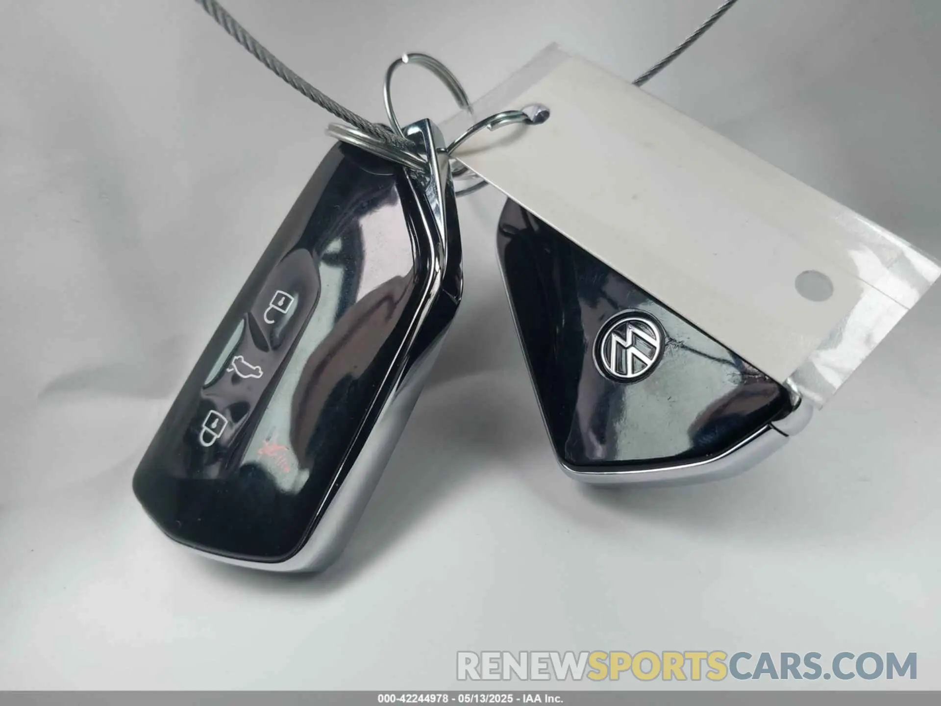 11 fotografías del automóvil dañado 1V25MPE82RC013084 VOLKSWAGEN ID.4 2024