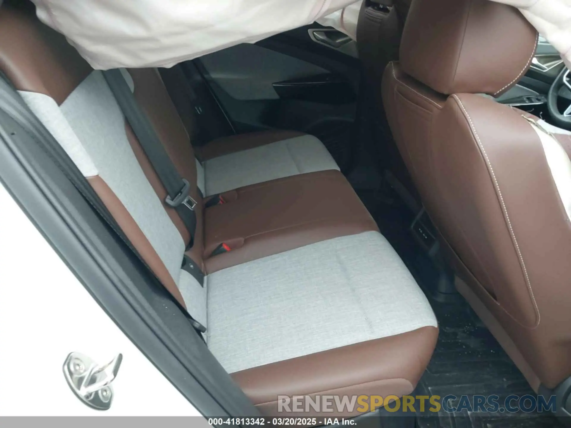 8 fotografías del automóvil dañado 1V2BMPE85RC017407 VOLKSWAGEN ID.4 2024