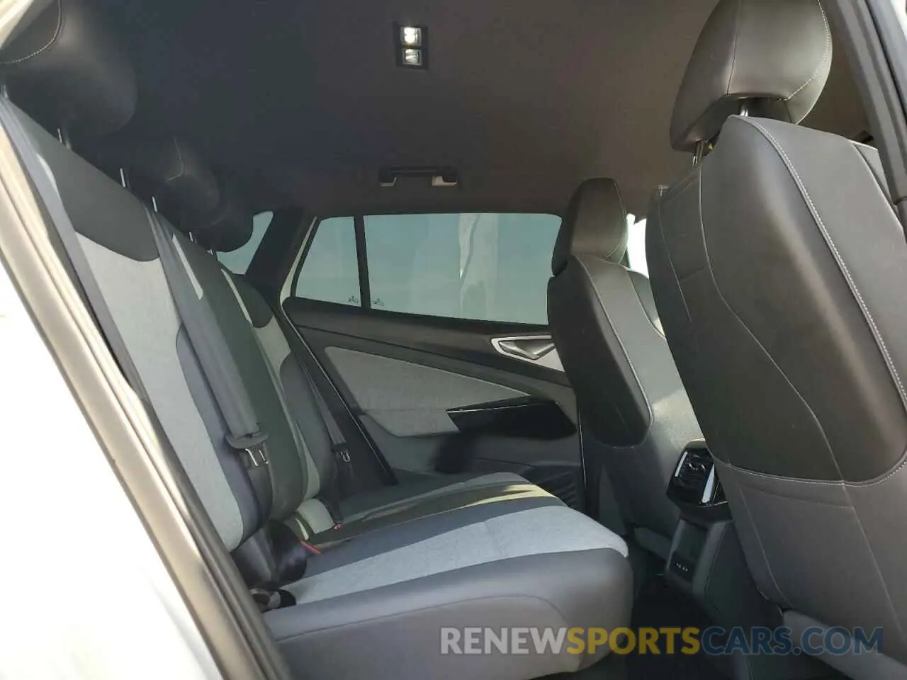 12 fotografías del automóvil dañado 1V2CMPE84PC032661 VOLKSWAGEN ID.4 PRO 2023