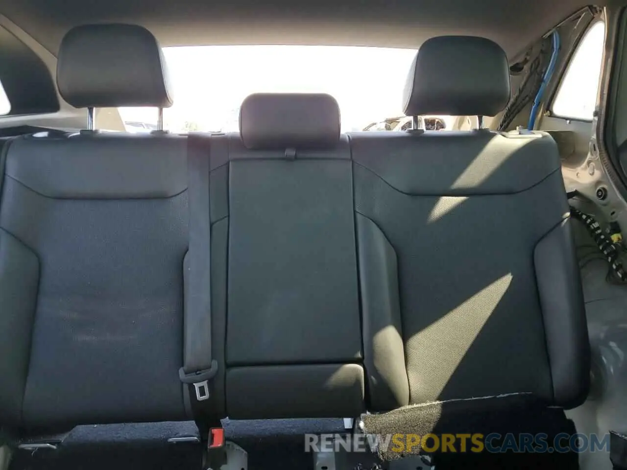 10 fotografías del automóvil dañado WVGGNPE2XMP057818 VOLKSWAGEN ID.4 PRO S 2021