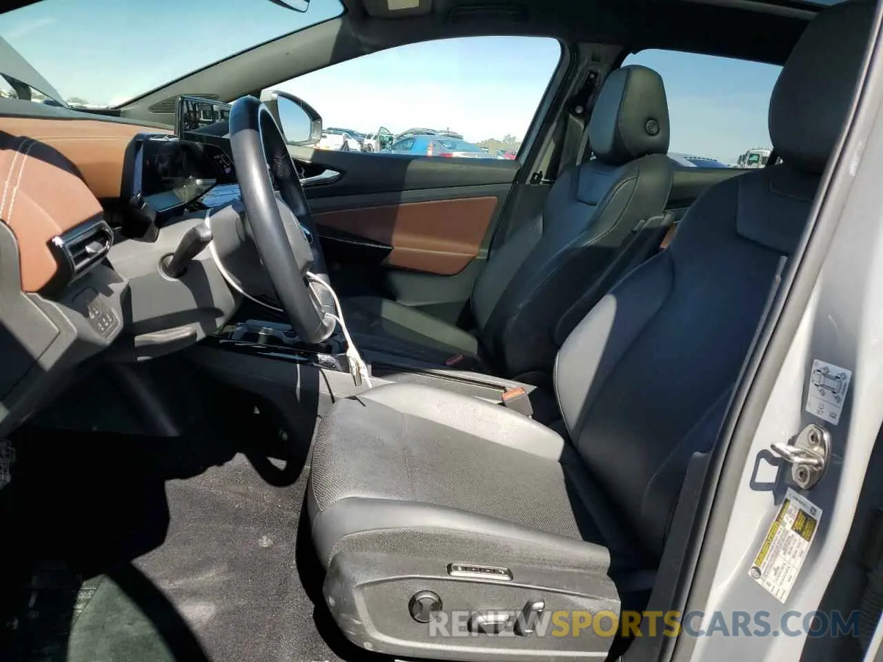 7 fotografías del automóvil dañado WVGGNPE2XMP057818 VOLKSWAGEN ID.4 PRO S 2021