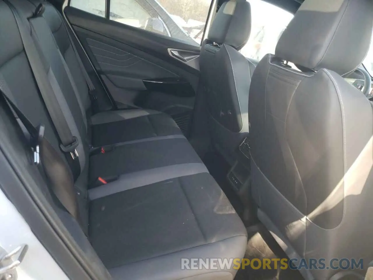 10 fotografías del automóvil dañado 1V2VMPE80PC018572 VOLKSWAGEN ID.4 PRO S 2023