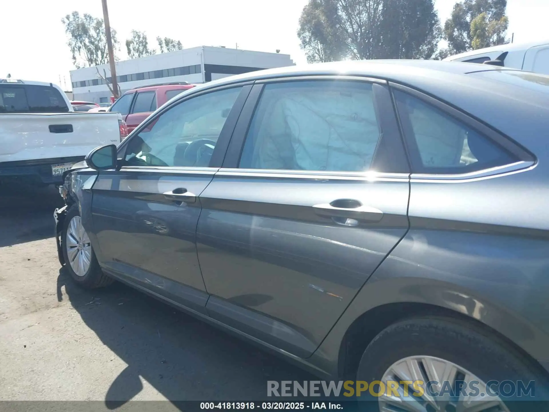 14 fotografías del automóvil dañado 3VWC57BU0KM065712 VOLKSWAGEN JETTA 2019