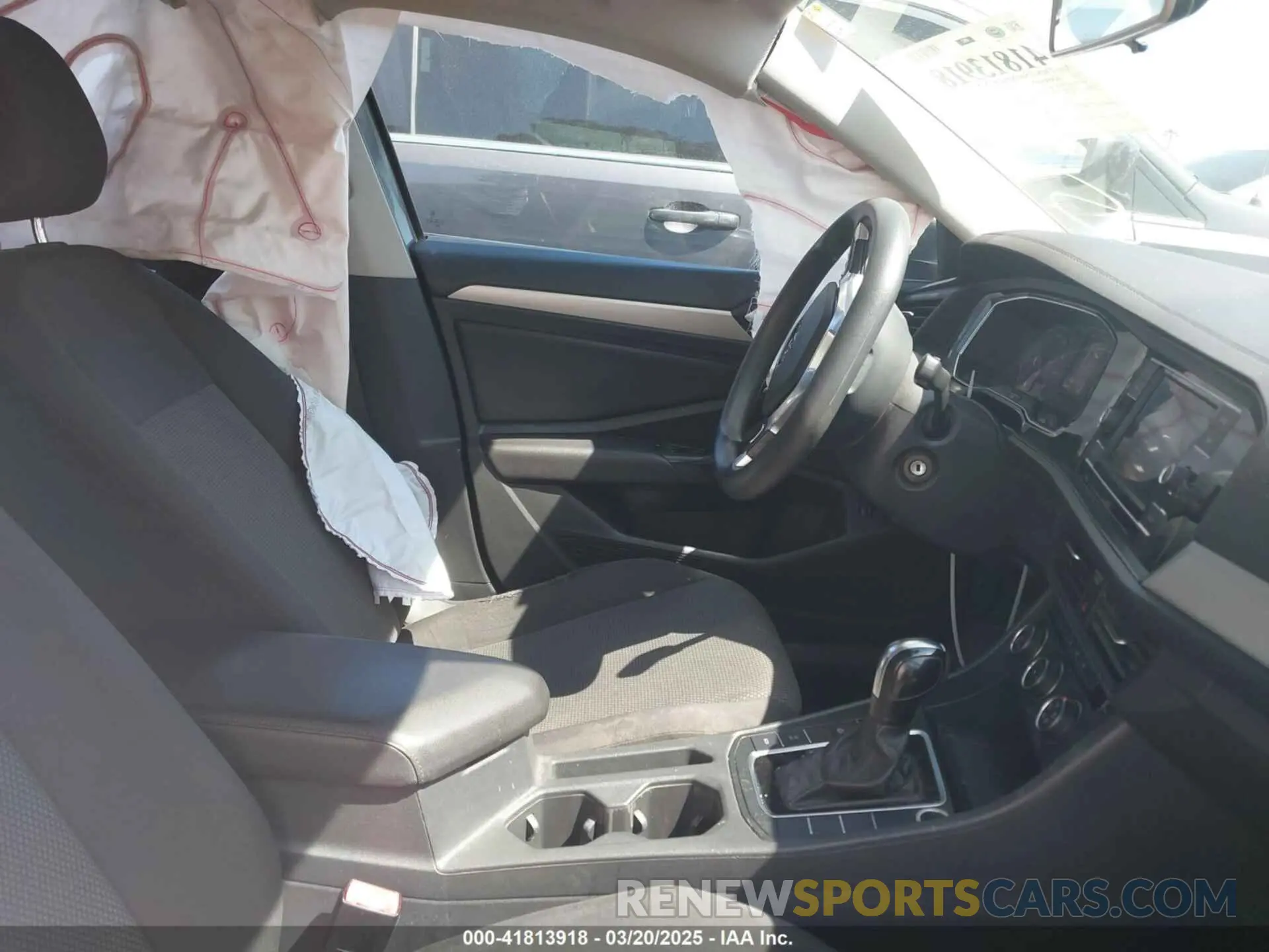 5 fotografías del automóvil dañado 3VWC57BU0KM065712 VOLKSWAGEN JETTA 2019