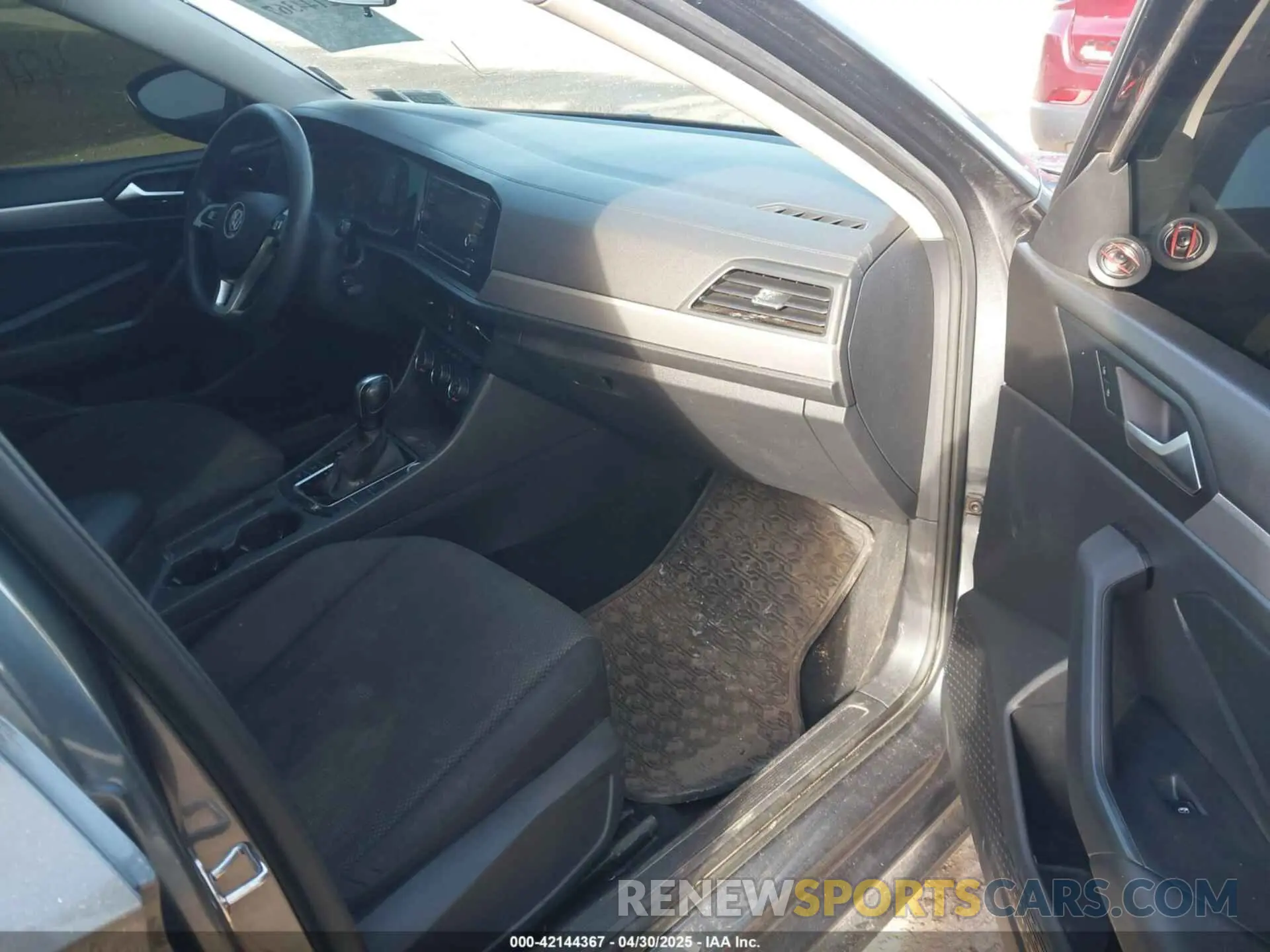 5 fotografías del automóvil dañado 3VWC57BU1KM053245 VOLKSWAGEN JETTA 2019