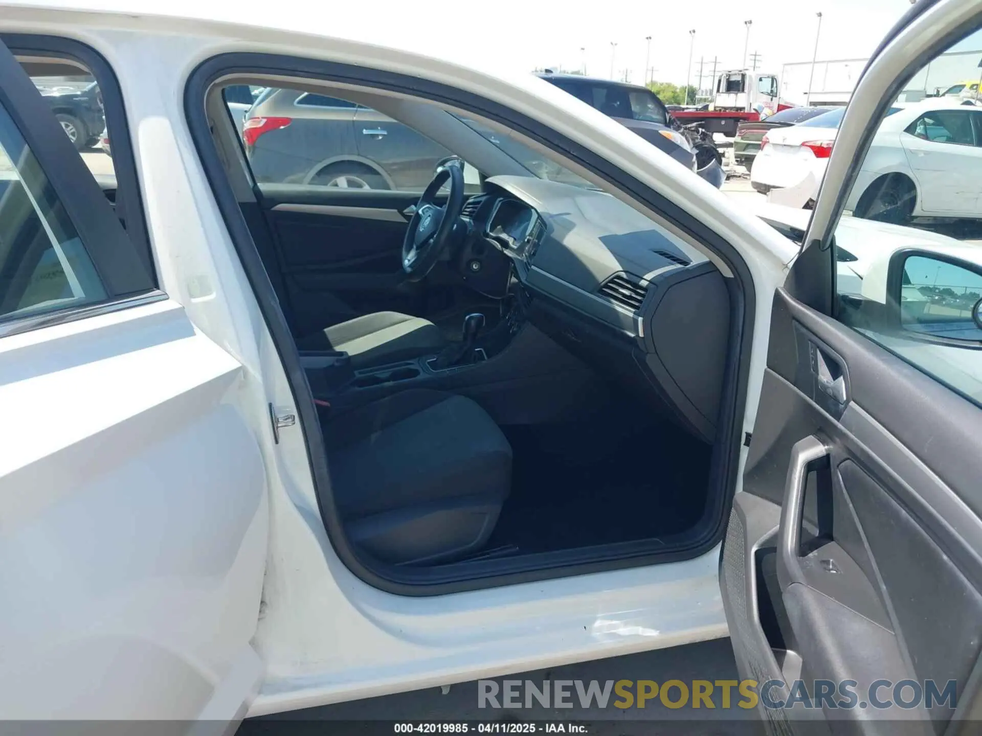 5 fotografías del automóvil dañado 3VWC57BU1KM055433 VOLKSWAGEN JETTA 2019
