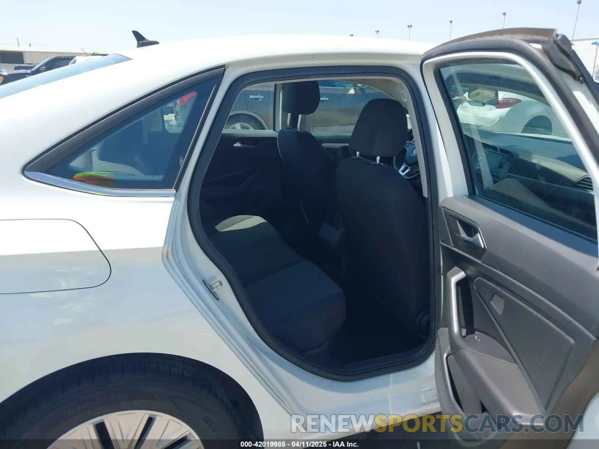 8 fotografías del automóvil dañado 3VWC57BU1KM055433 VOLKSWAGEN JETTA 2019