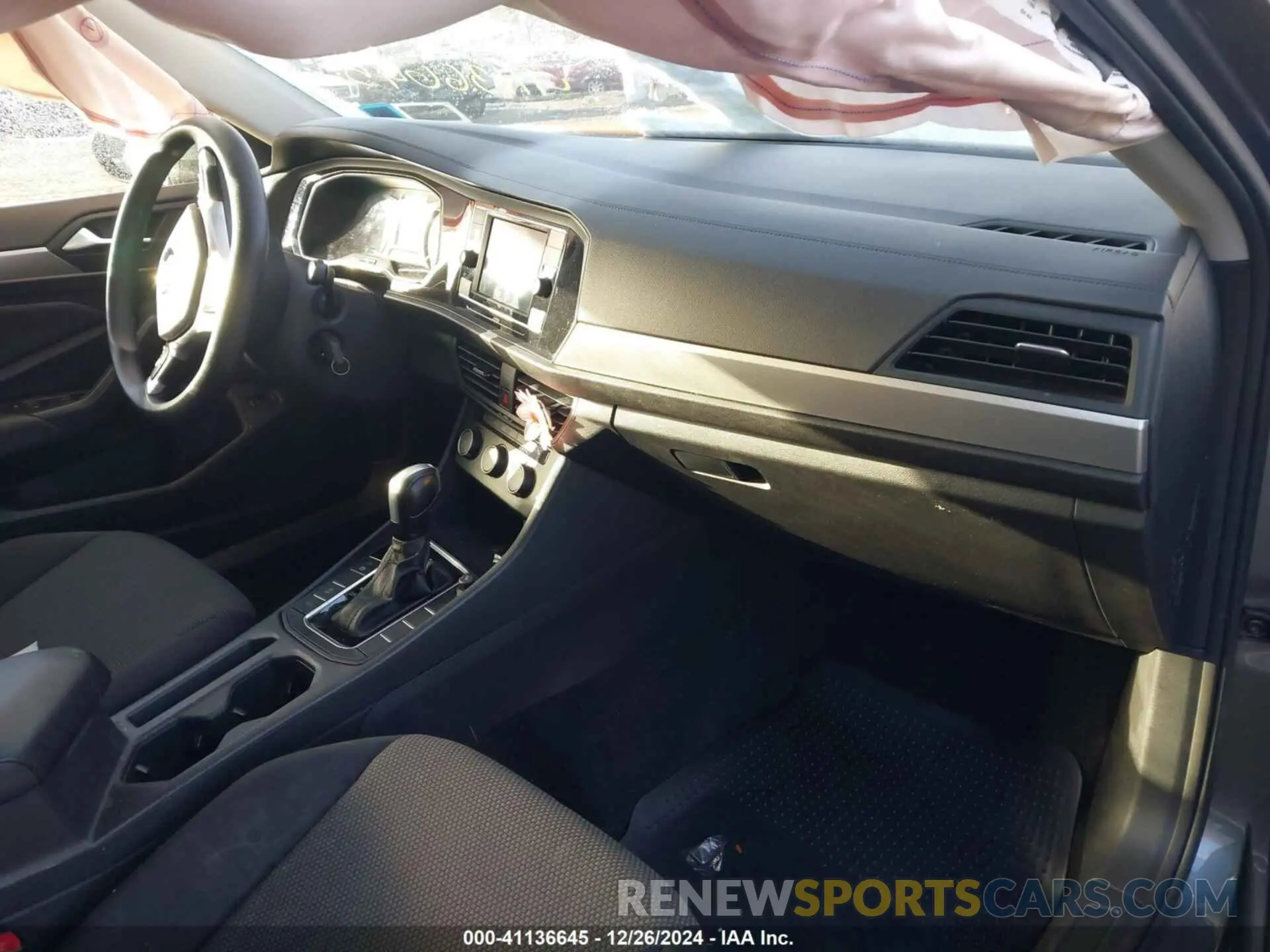 5 fotografías del automóvil dañado 3VWC57BU2KM260095 VOLKSWAGEN JETTA 2019