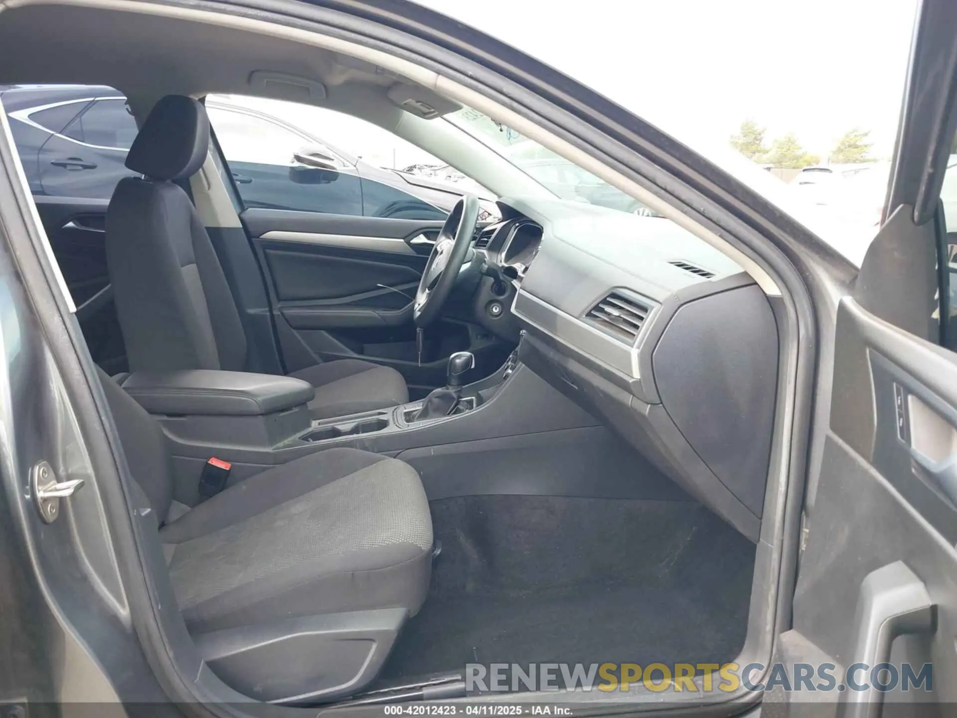5 fotografías del automóvil dañado 3VWC57BU3KM018416 VOLKSWAGEN JETTA 2019