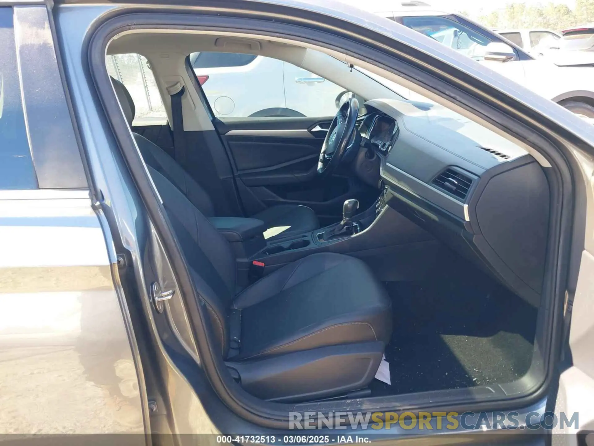 5 fotografías del automóvil dañado 3VWC57BU3KM143822 VOLKSWAGEN JETTA 2019