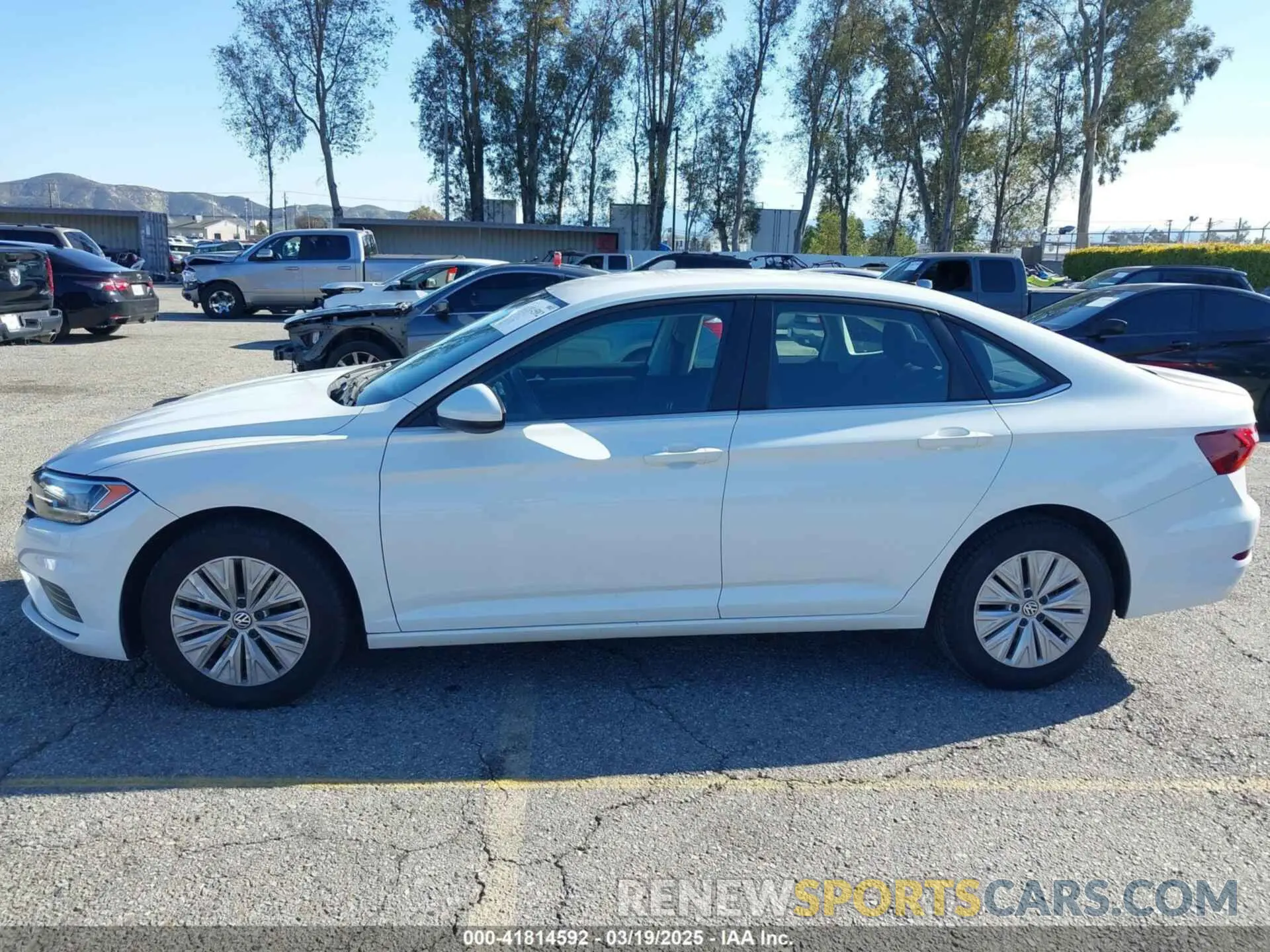 14 fotografías del automóvil dañado 3VWC57BU4KM057788 VOLKSWAGEN JETTA 2019