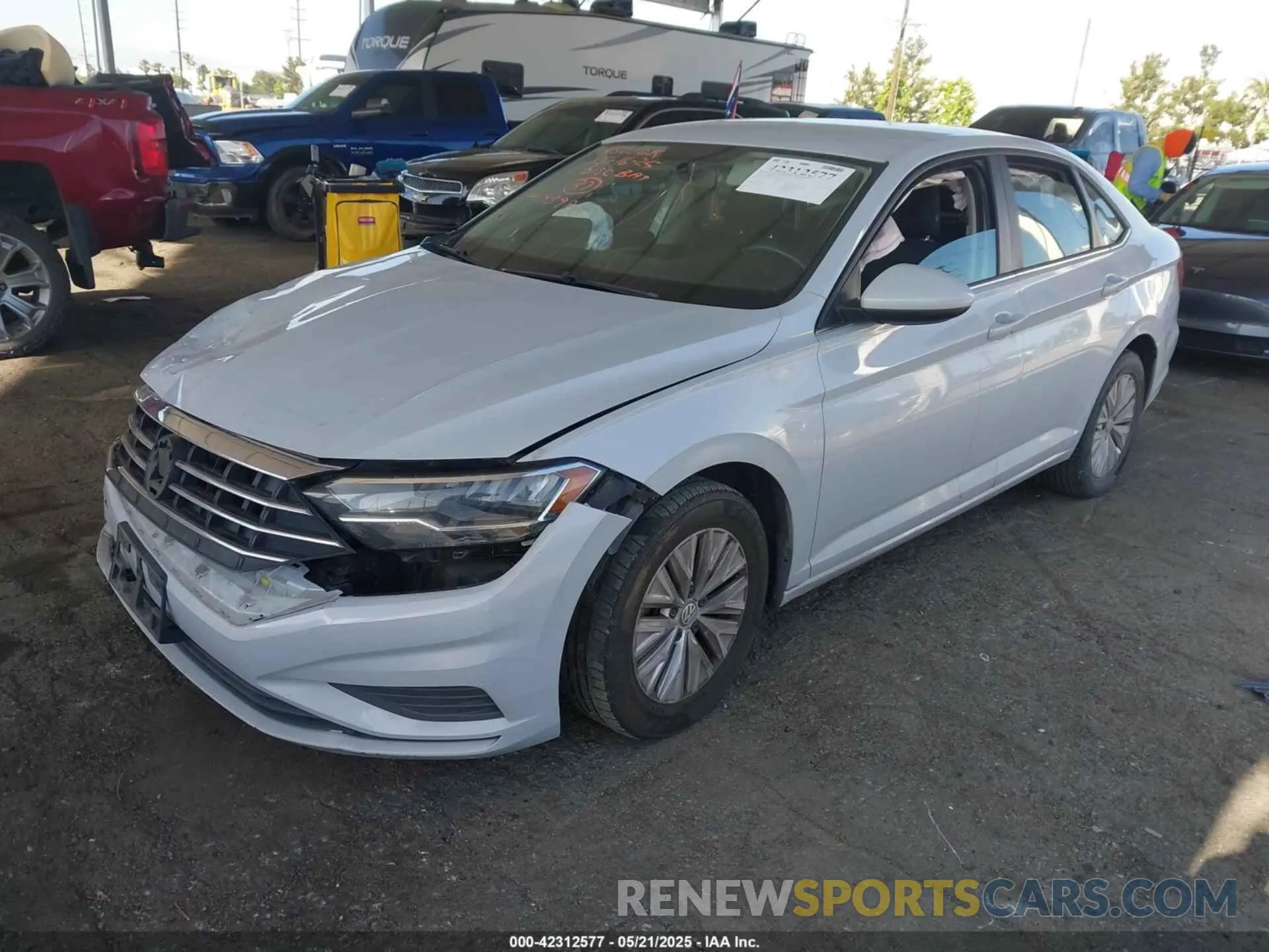 2 fotografías del automóvil dañado 3VWC57BU4KM074087 VOLKSWAGEN JETTA 2019