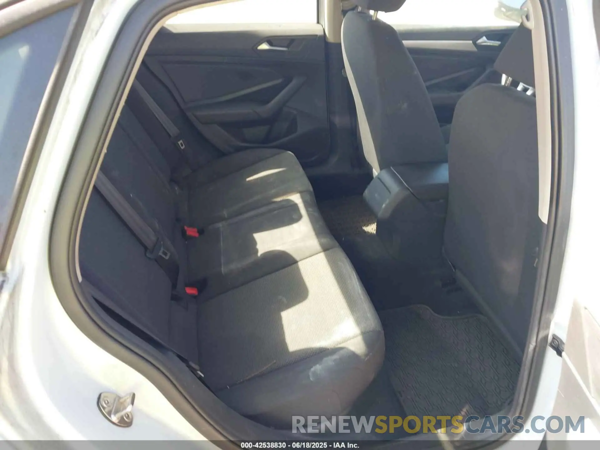 8 fotografías del automóvil dañado 3VWC57BU4KM088734 VOLKSWAGEN JETTA 2019