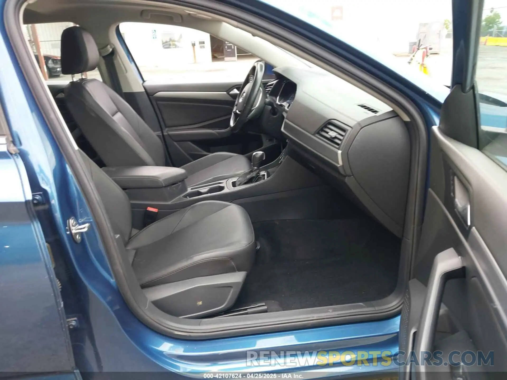 5 fotografías del automóvil dañado 3VWC57BU4KM182337 VOLKSWAGEN JETTA 2019