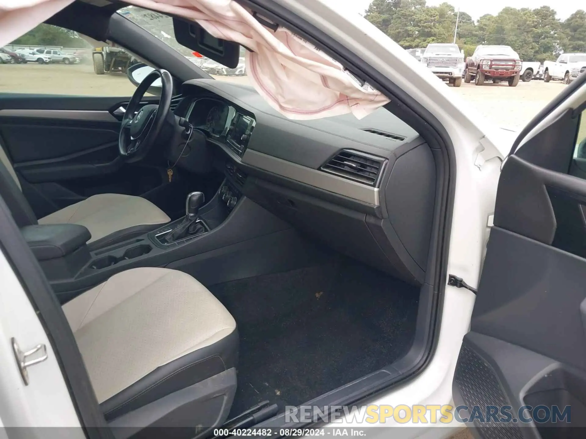 5 fotografías del automóvil dañado 3VWC57BU5KM108814 VOLKSWAGEN JETTA 2019