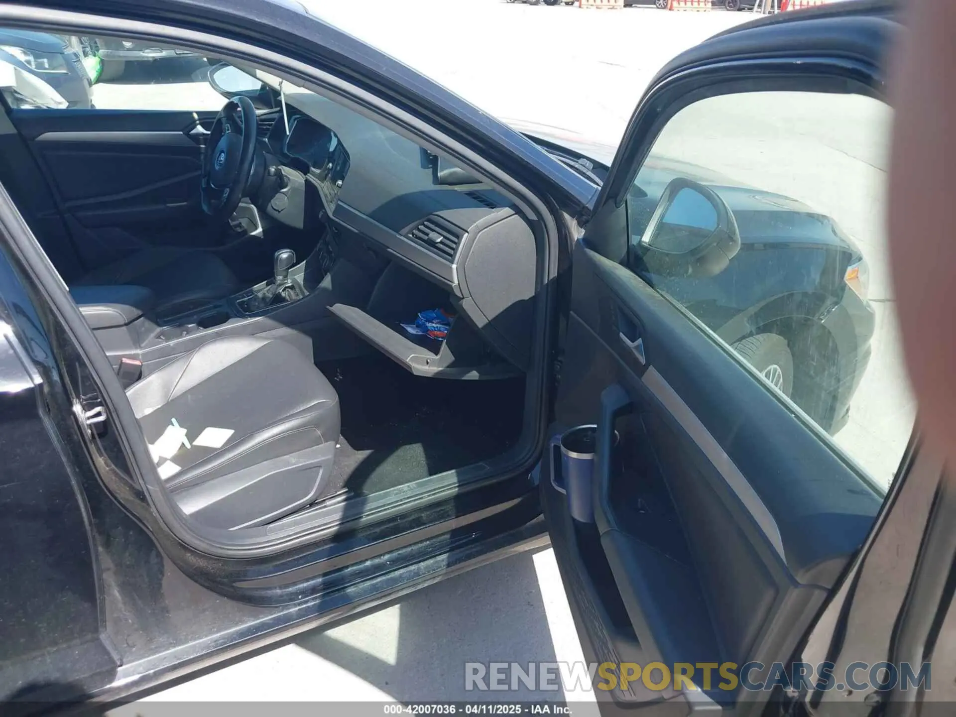 5 fotografías del automóvil dañado 3VWC57BU5KM160802 VOLKSWAGEN JETTA 2019