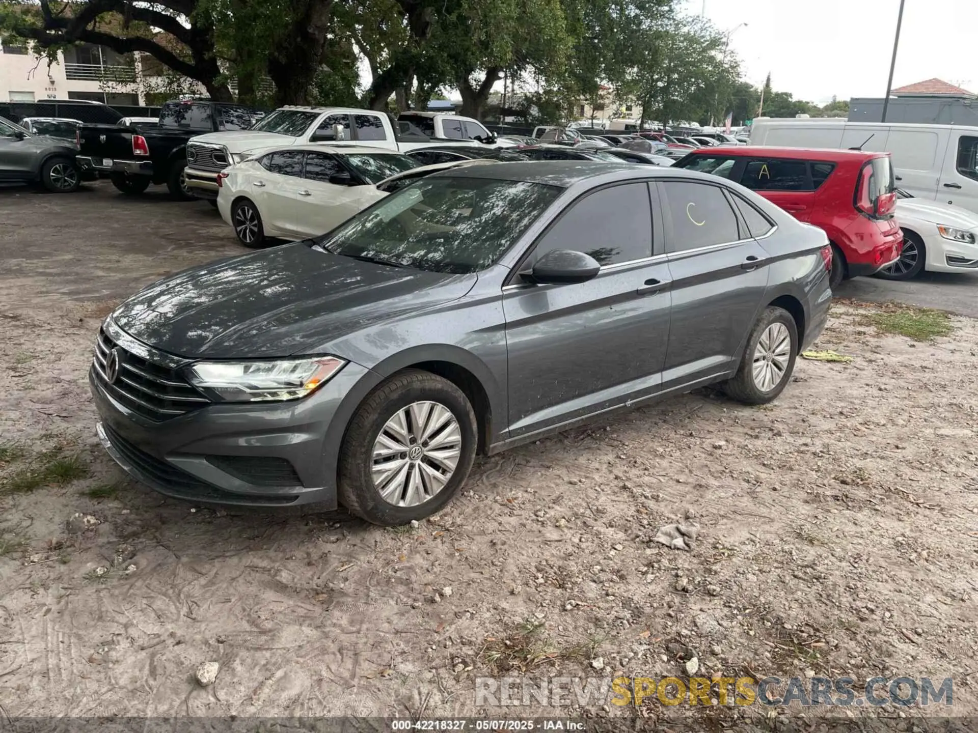 2 fotografías del automóvil dañado 3VWC57BU6KM012822 VOLKSWAGEN JETTA 2019