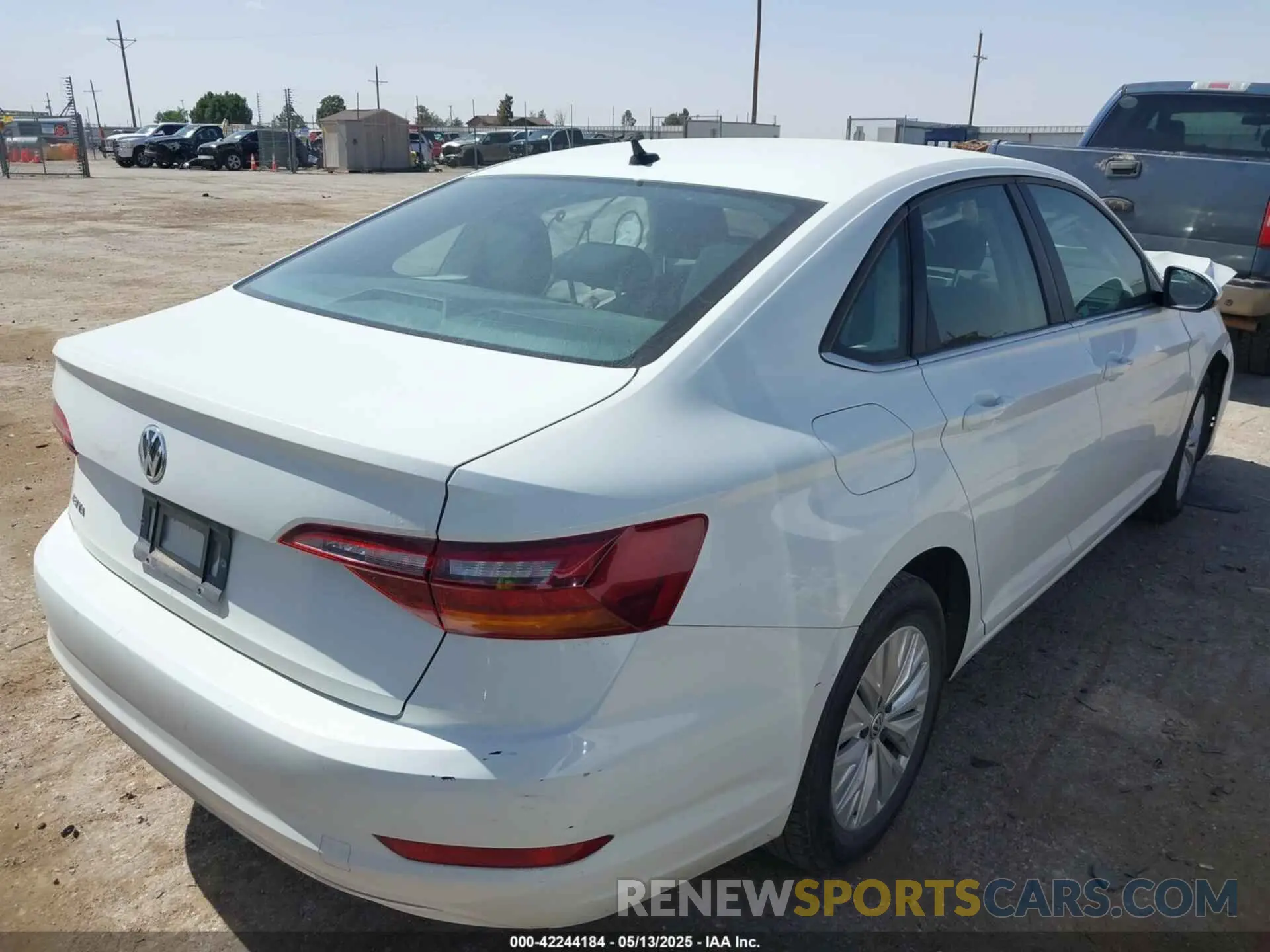 4 fotografías del automóvil dañado 3VWC57BU7KM110001 VOLKSWAGEN JETTA 2019