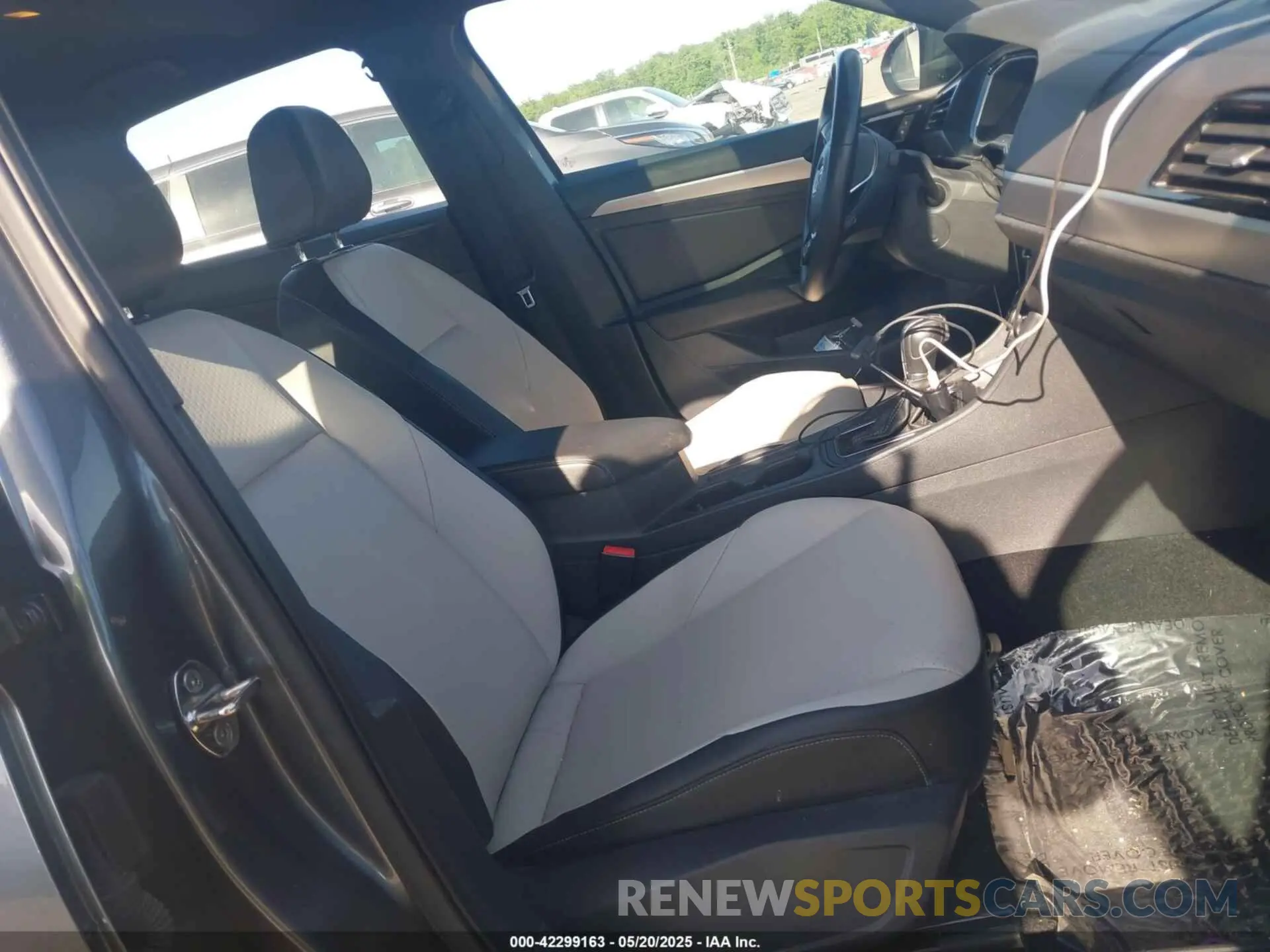 5 fotografías del automóvil dañado 3VWC57BU7KM236813 VOLKSWAGEN JETTA 2019
