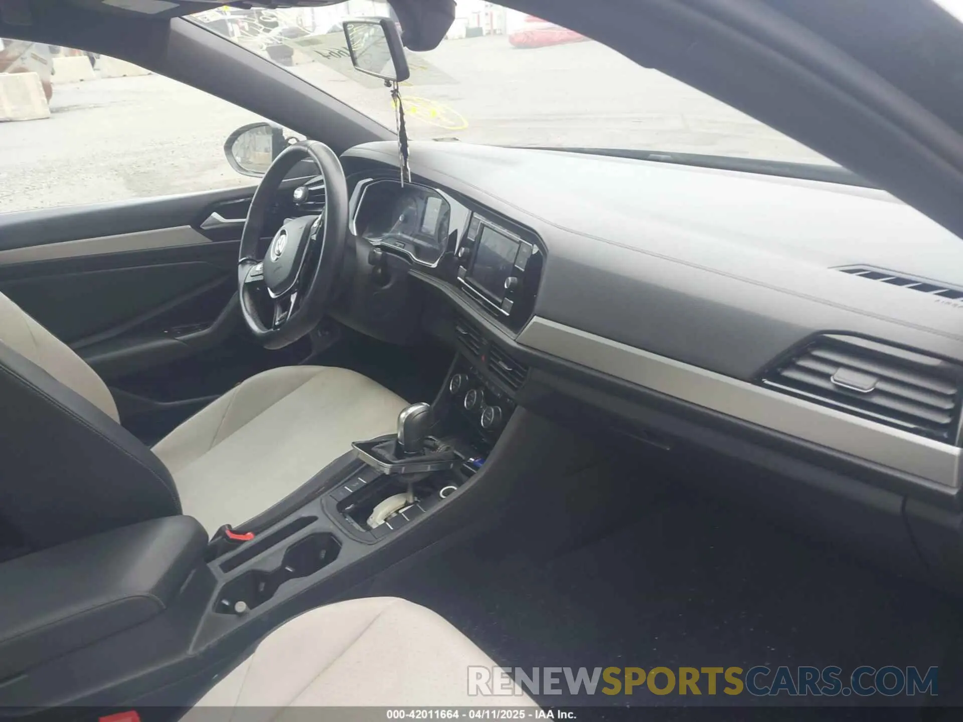 5 fotografías del automóvil dañado 3VWC57BU8KM035664 VOLKSWAGEN JETTA 2019