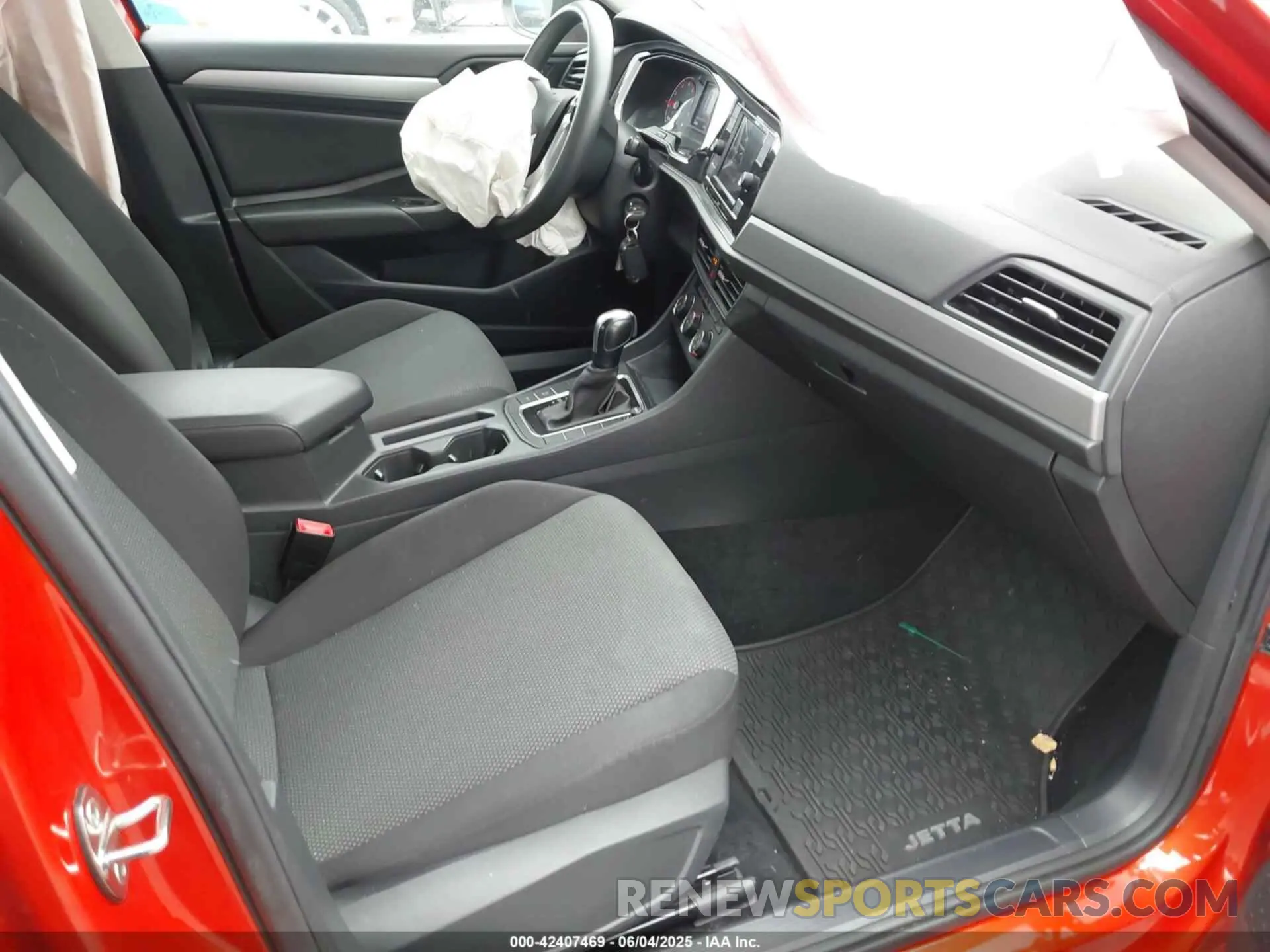 5 fotografías del automóvil dañado 3VWC57BU8KM073511 VOLKSWAGEN JETTA 2019