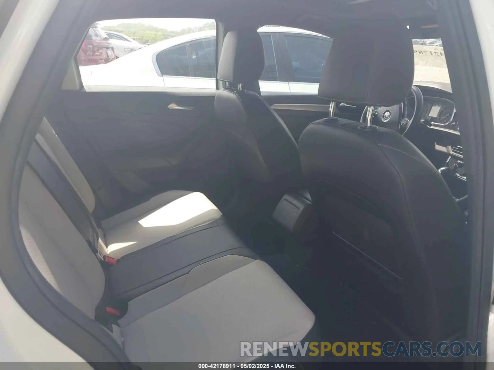 8 fotografías del automóvil dañado 3VWC57BU9KM103048 VOLKSWAGEN JETTA 2019