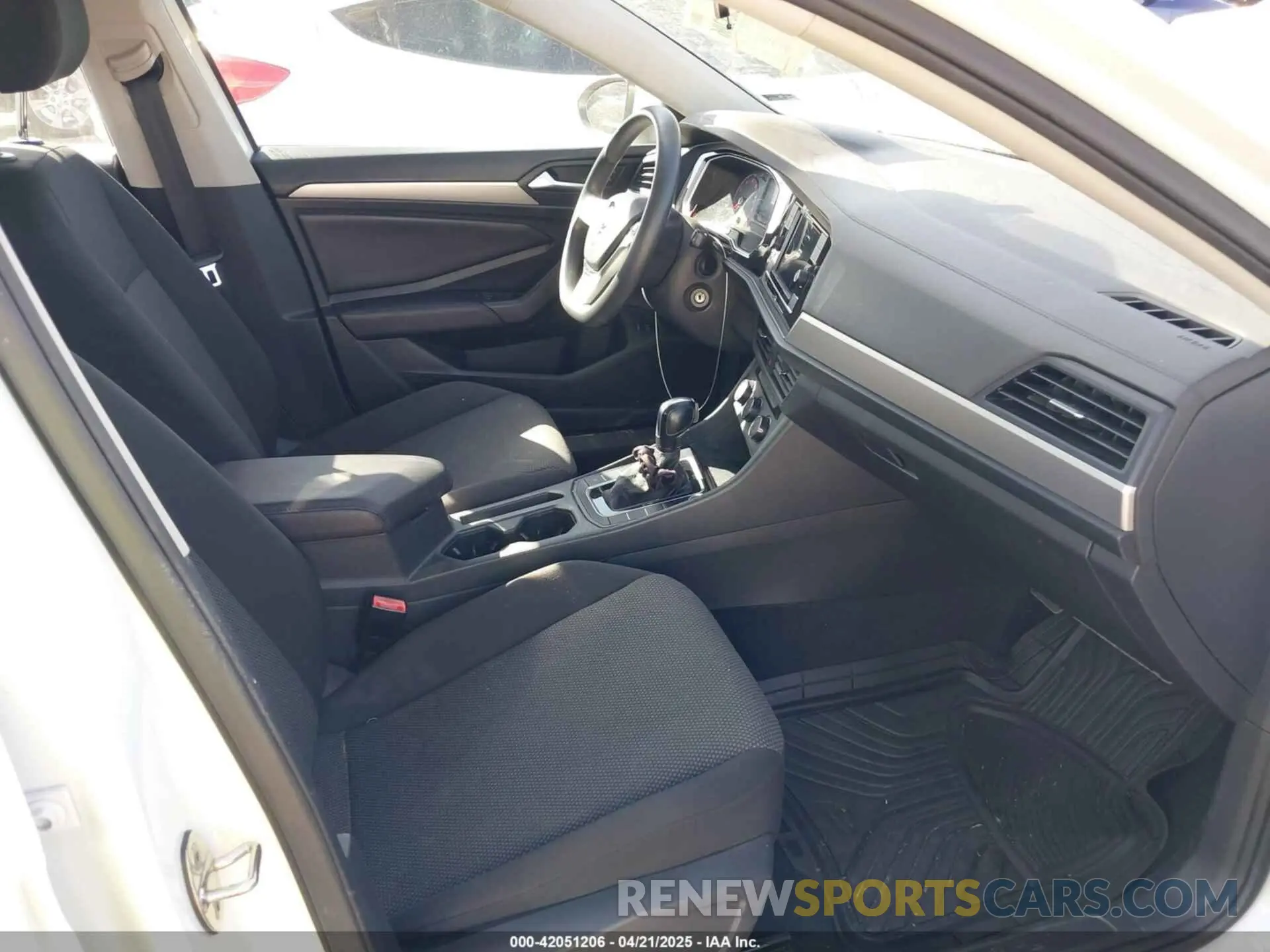 5 fotografías del automóvil dañado 3VWC57BU9KM105334 VOLKSWAGEN JETTA 2019