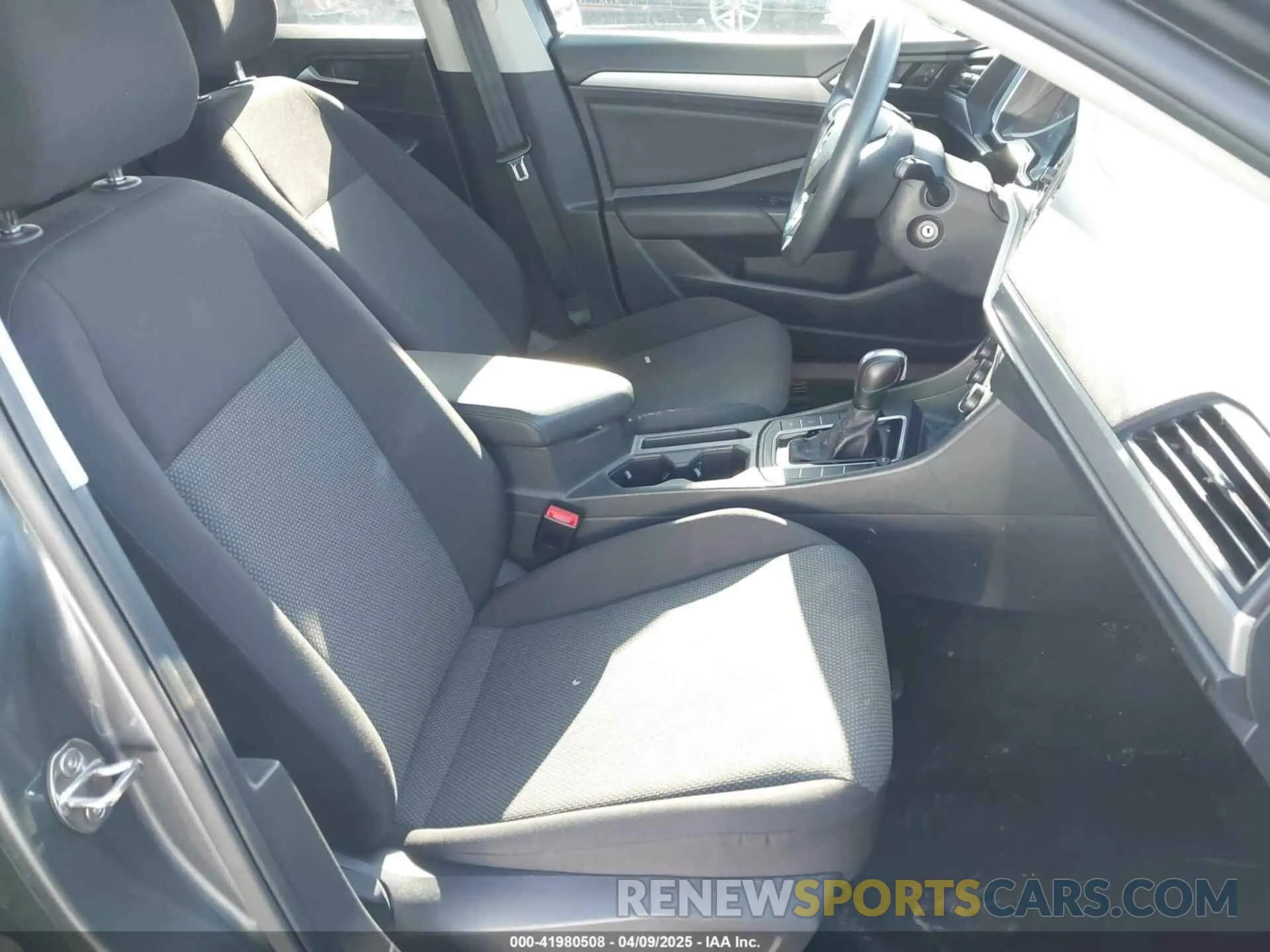 5 fotografías del automóvil dañado 3VWC57BU9KM180714 VOLKSWAGEN JETTA 2019