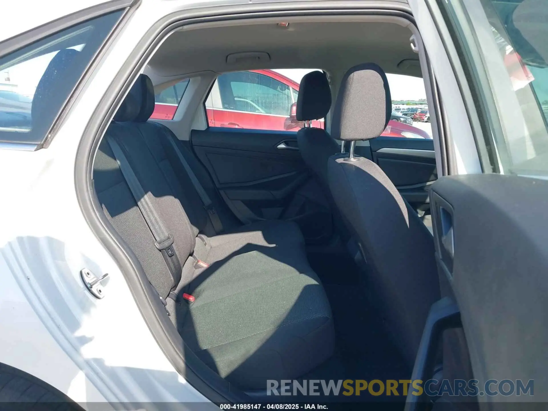 8 fotografías del automóvil dañado 3VWCB7BU0KM211874 VOLKSWAGEN JETTA 2019