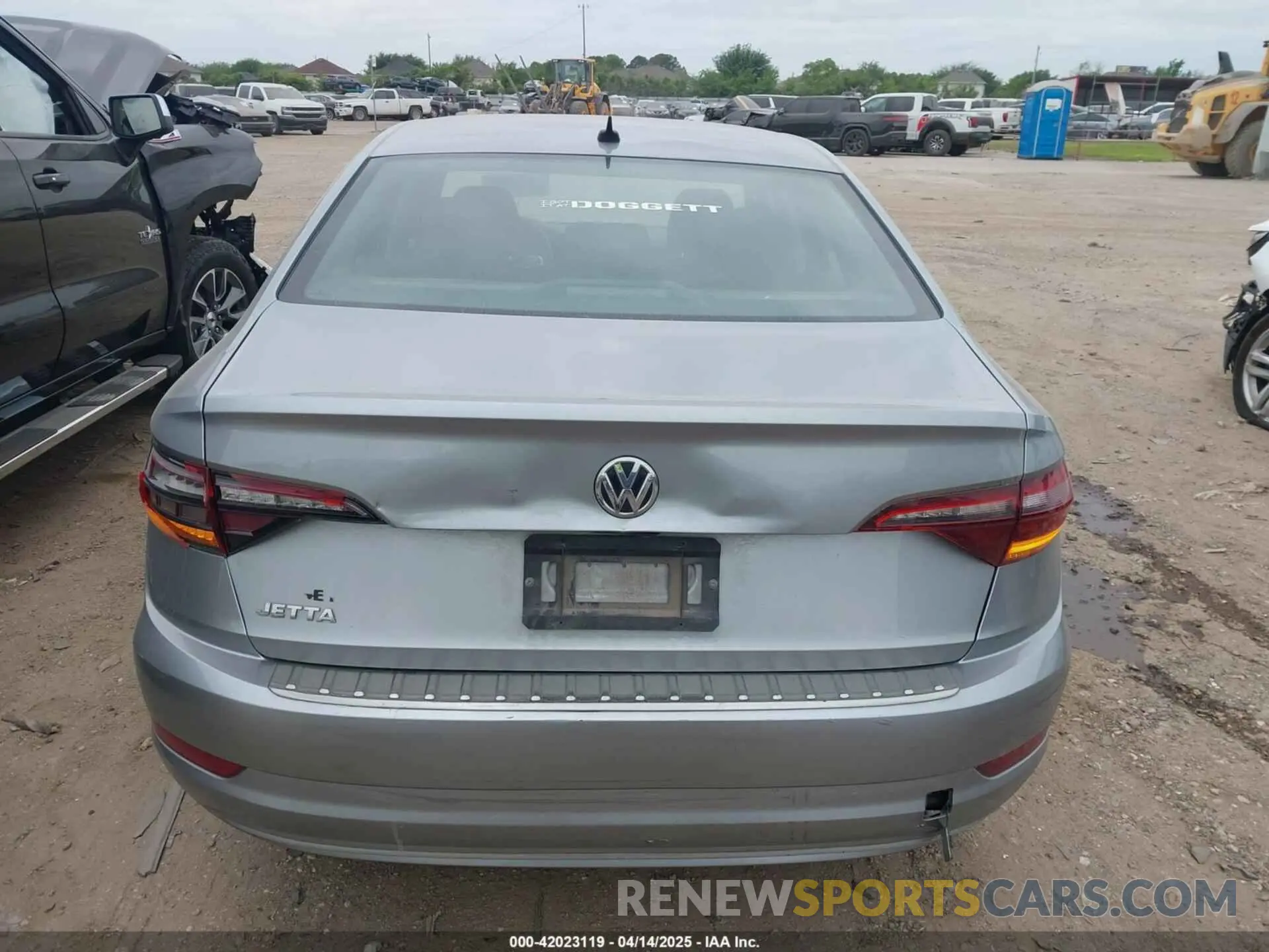 16 fotografías del automóvil dañado 3VWCB7BU0KM229078 VOLKSWAGEN JETTA 2019