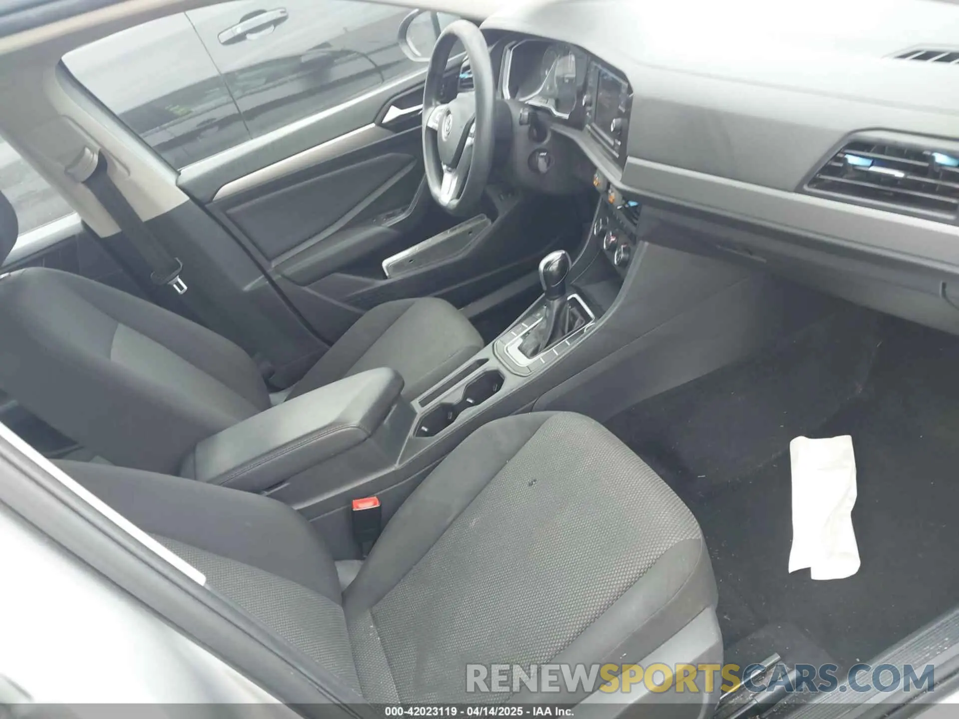 5 fotografías del automóvil dañado 3VWCB7BU0KM229078 VOLKSWAGEN JETTA 2019