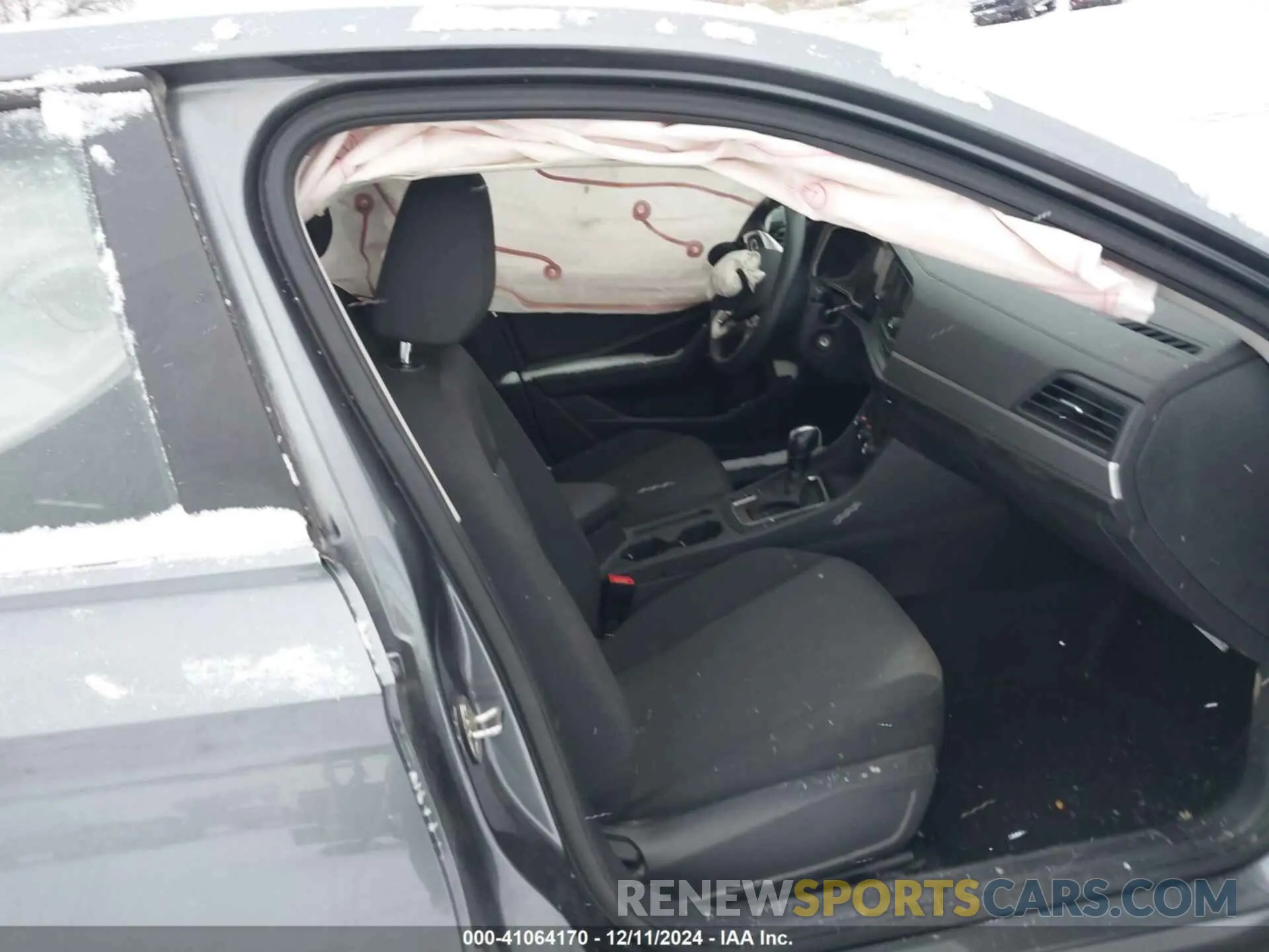 5 fotografías del automóvil dañado 3VWCB7BU3KM236168 VOLKSWAGEN JETTA 2019