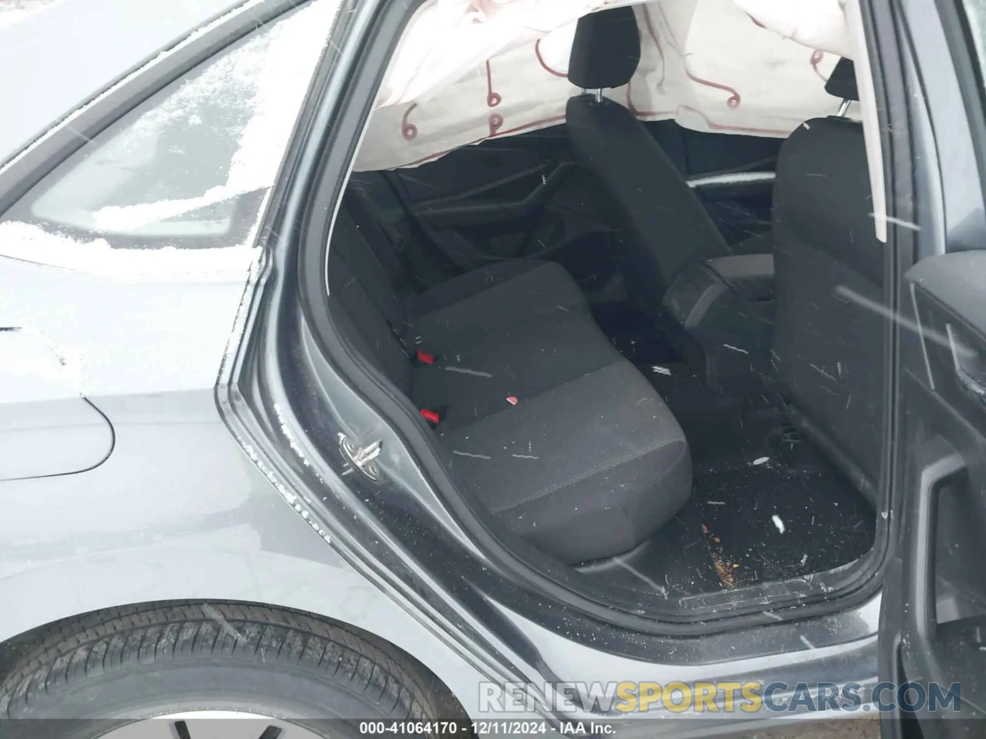 8 fotografías del automóvil dañado 3VWCB7BU3KM236168 VOLKSWAGEN JETTA 2019