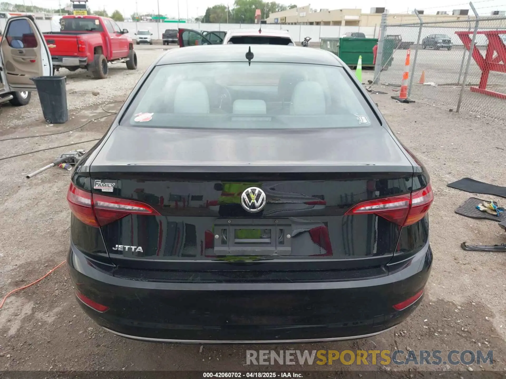 17 fotografías del automóvil dañado 3VWCB7BU4KM214776 VOLKSWAGEN JETTA 2019