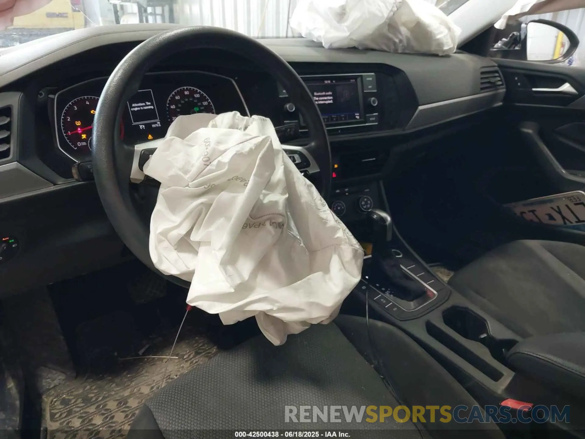 17 fotografías del automóvil dañado 3VWCB7BU4KM246594 VOLKSWAGEN JETTA 2019