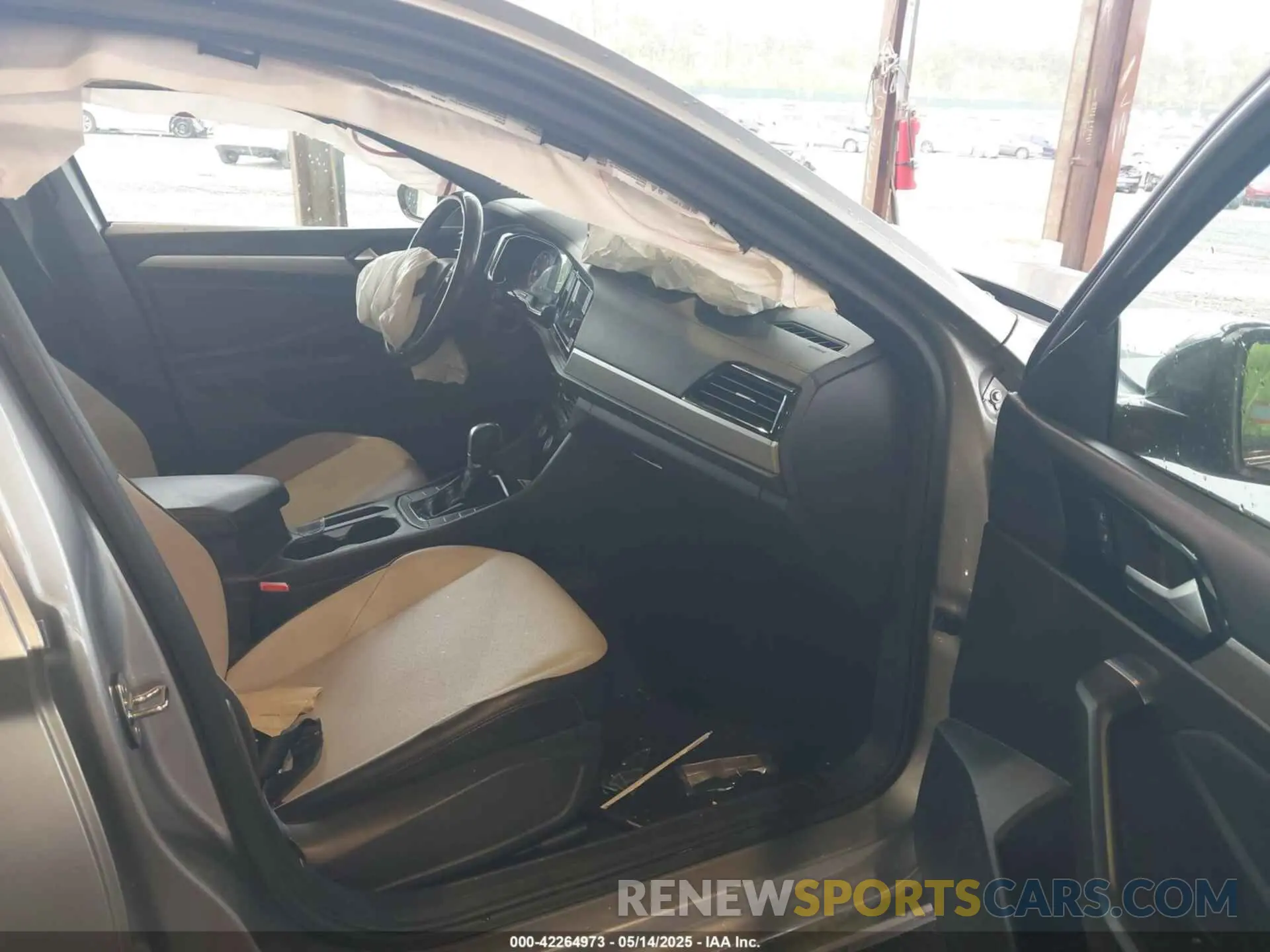 5 fotografías del automóvil dañado 3VWCB7BU5KM196630 VOLKSWAGEN JETTA 2019