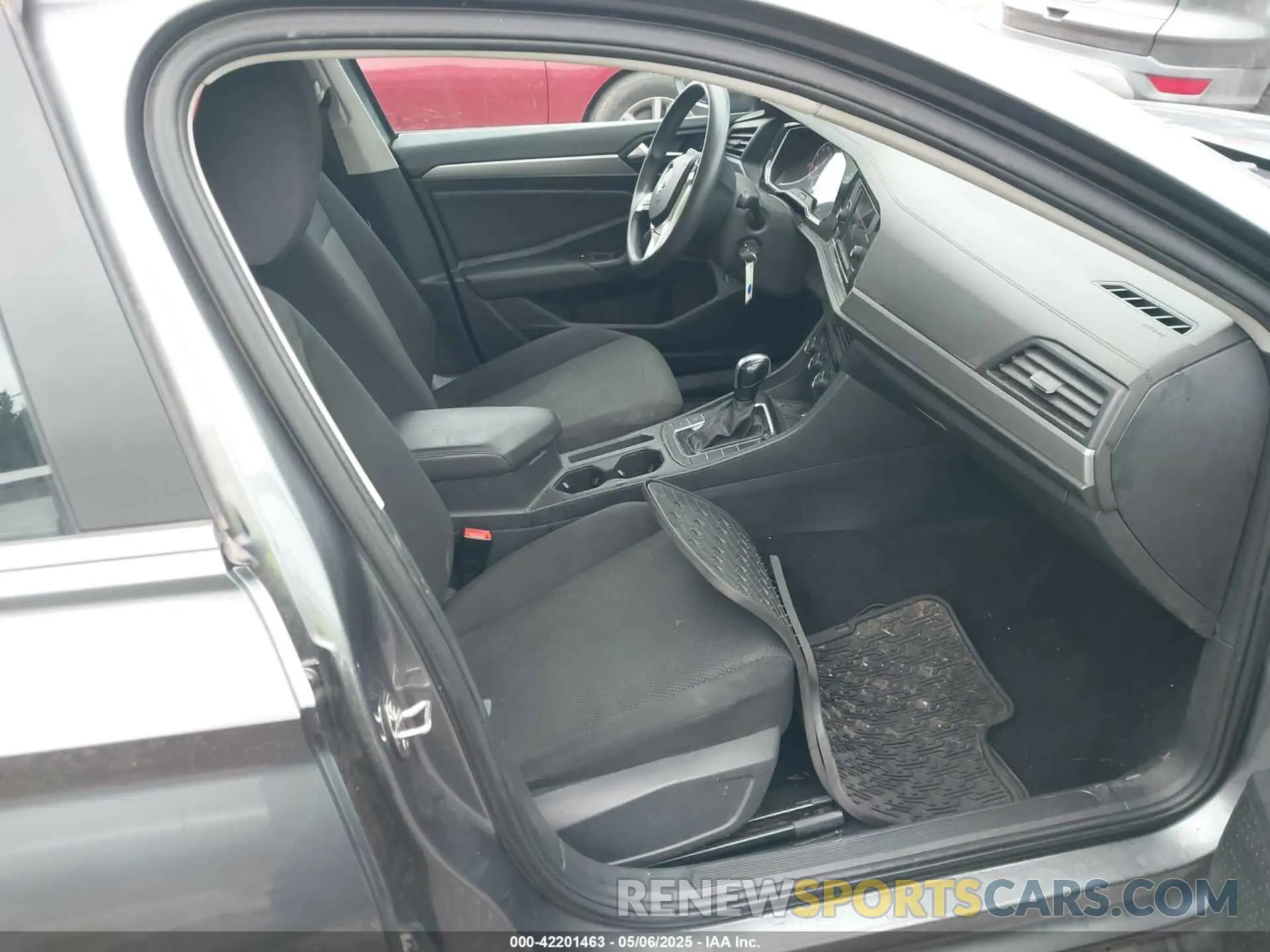 5 fotografías del automóvil dañado 3VWCB7BU6KM219056 VOLKSWAGEN JETTA 2019
