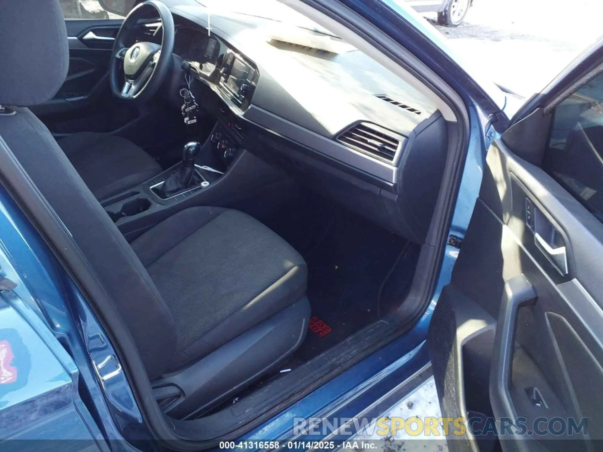 5 fotografías del automóvil dañado 3VWCB7BU7KM177948 VOLKSWAGEN JETTA 2019
