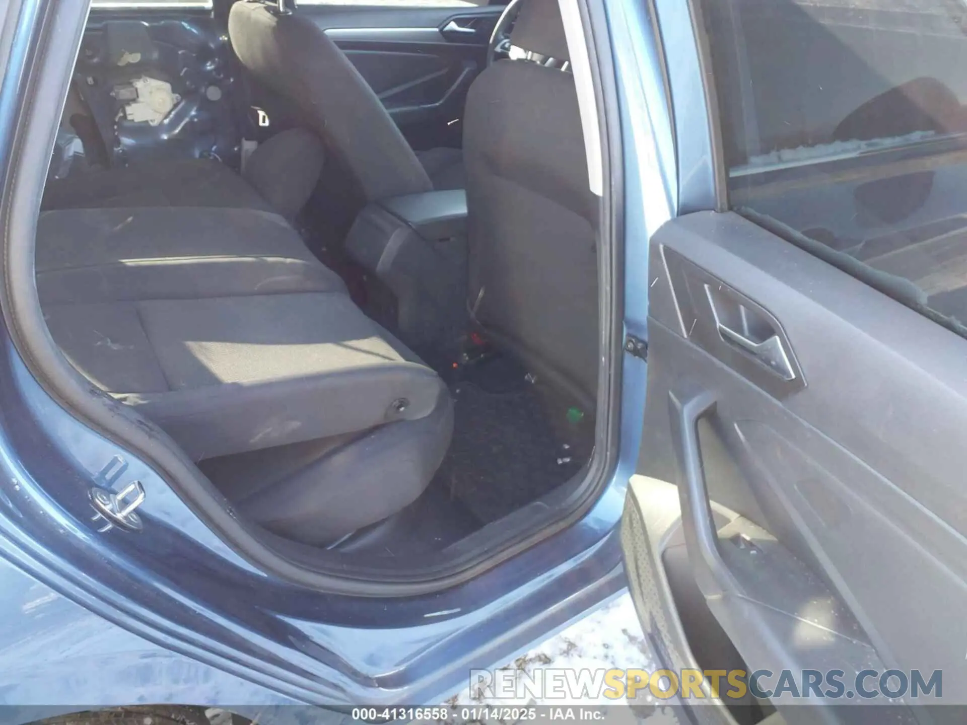 8 fotografías del automóvil dañado 3VWCB7BU7KM177948 VOLKSWAGEN JETTA 2019