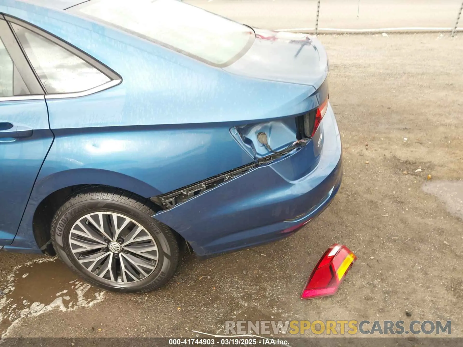 17 fotografías del automóvil dañado 3VWCB7BU7KM244533 VOLKSWAGEN JETTA 2019