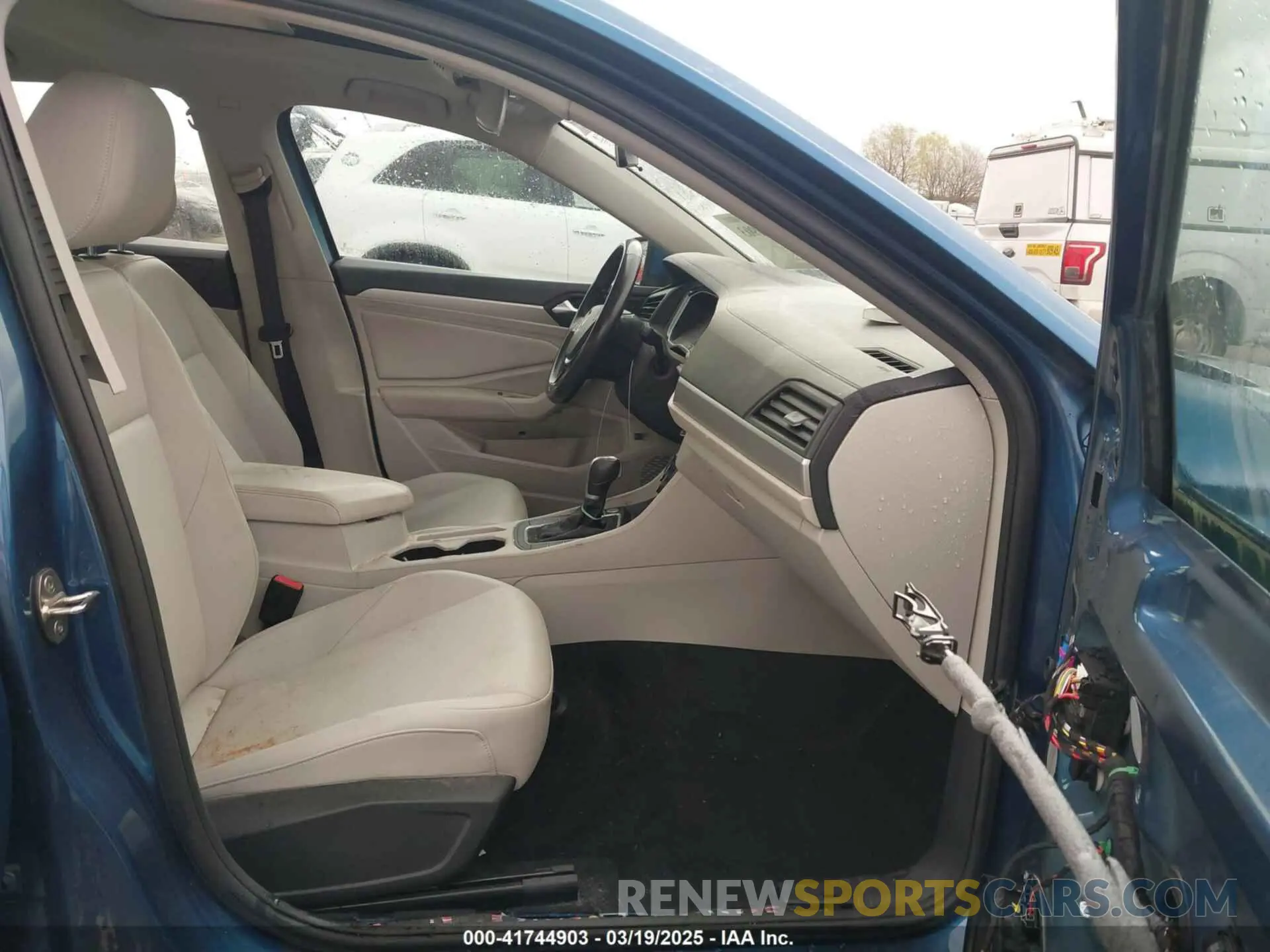 5 fotografías del automóvil dañado 3VWCB7BU7KM244533 VOLKSWAGEN JETTA 2019