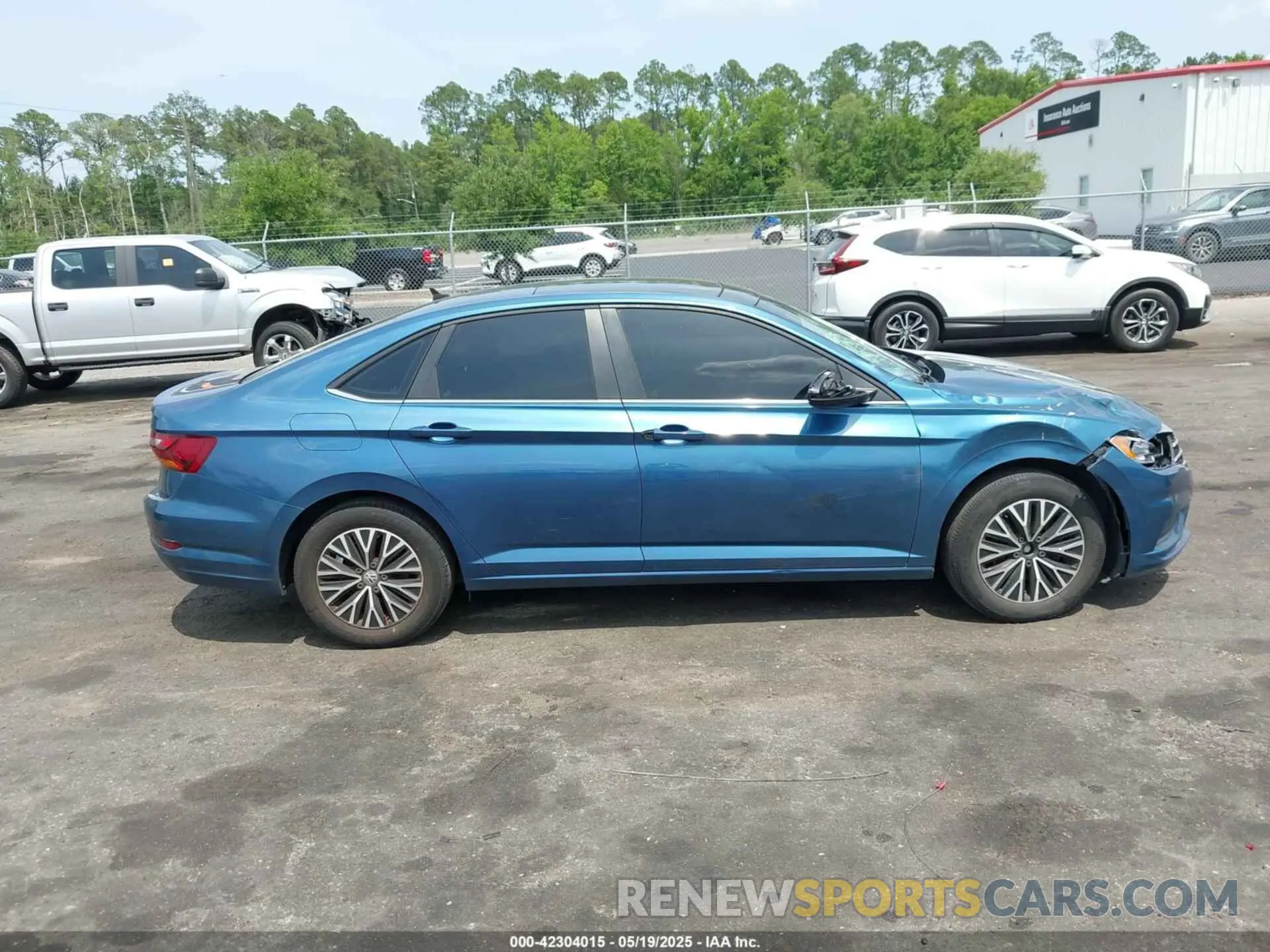13 fotografías del automóvil dañado 3VWCB7BU8KM187128 VOLKSWAGEN JETTA 2019
