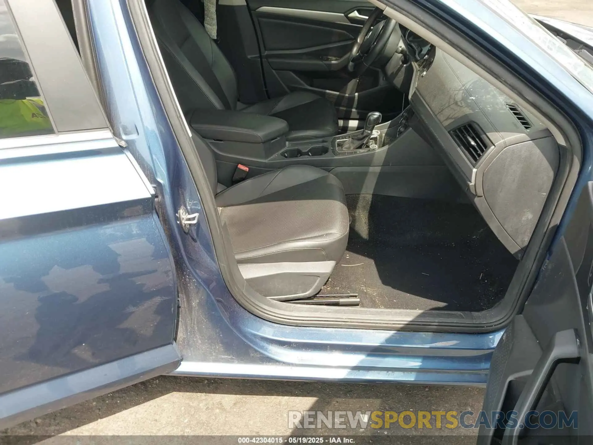 5 fotografías del automóvil dañado 3VWCB7BU8KM187128 VOLKSWAGEN JETTA 2019