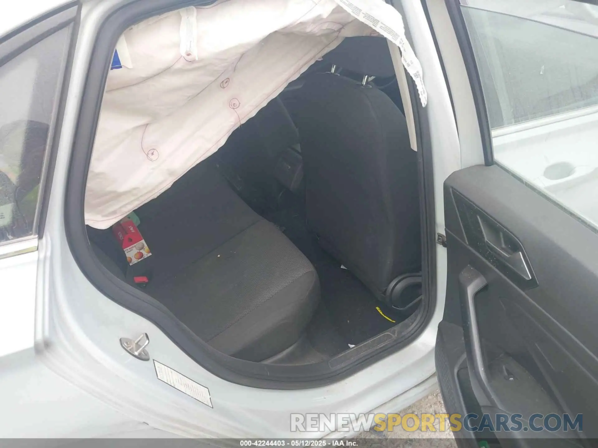 8 fotografías del automóvil dañado 3VWCB7BU9KM142909 VOLKSWAGEN JETTA 2019