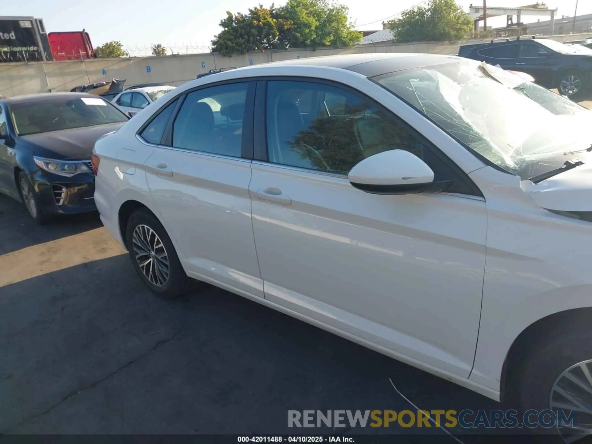 13 fotografías del automóvil dañado 3VWCB7BU9KM200145 VOLKSWAGEN JETTA 2019