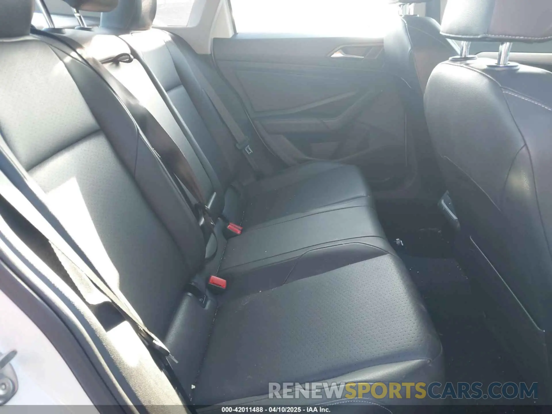 8 fotografías del automóvil dañado 3VWCB7BU9KM200145 VOLKSWAGEN JETTA 2019