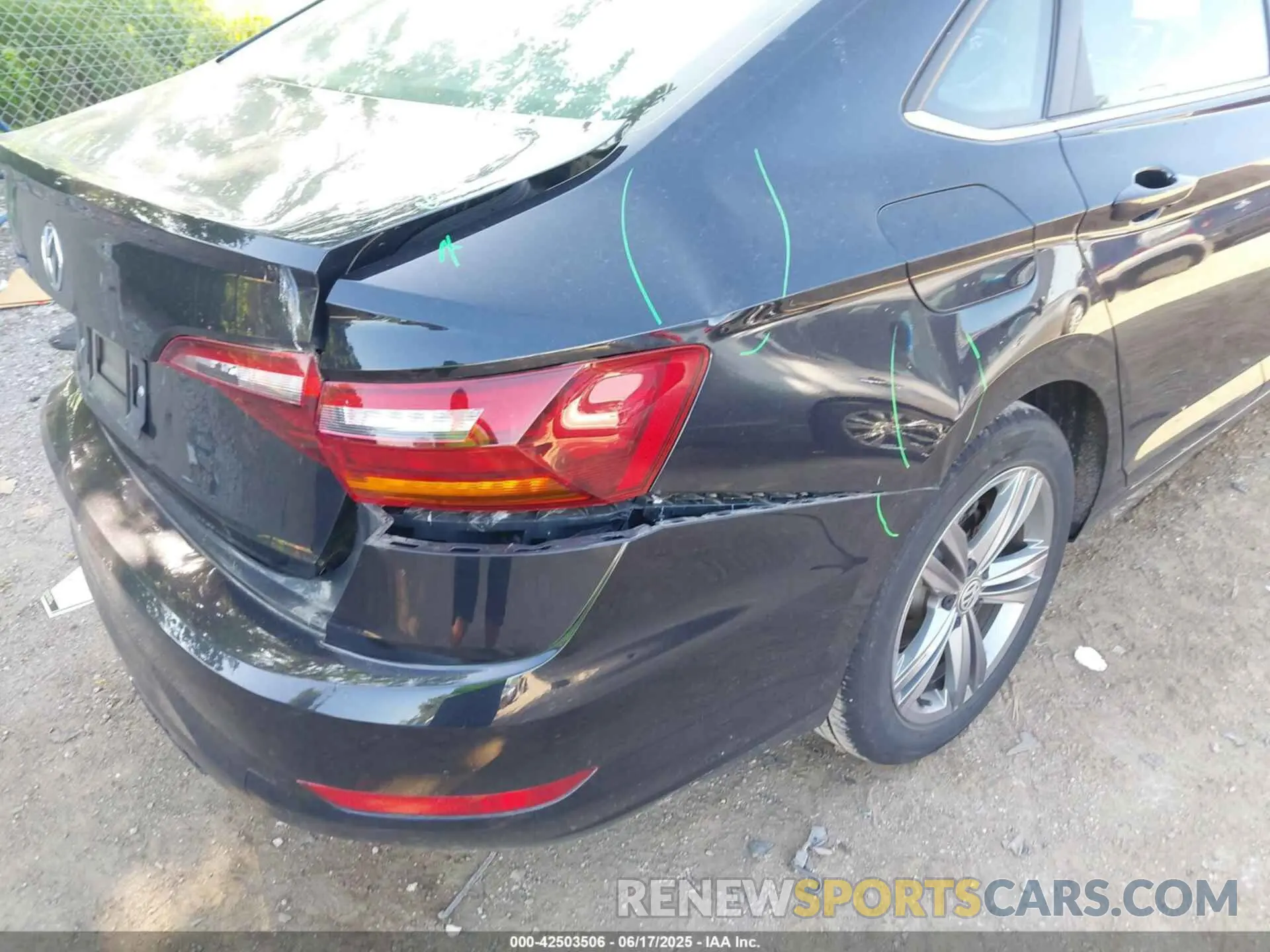 17 fotografías del automóvil dañado 3VWCB7BU9KM272513 VOLKSWAGEN JETTA 2019