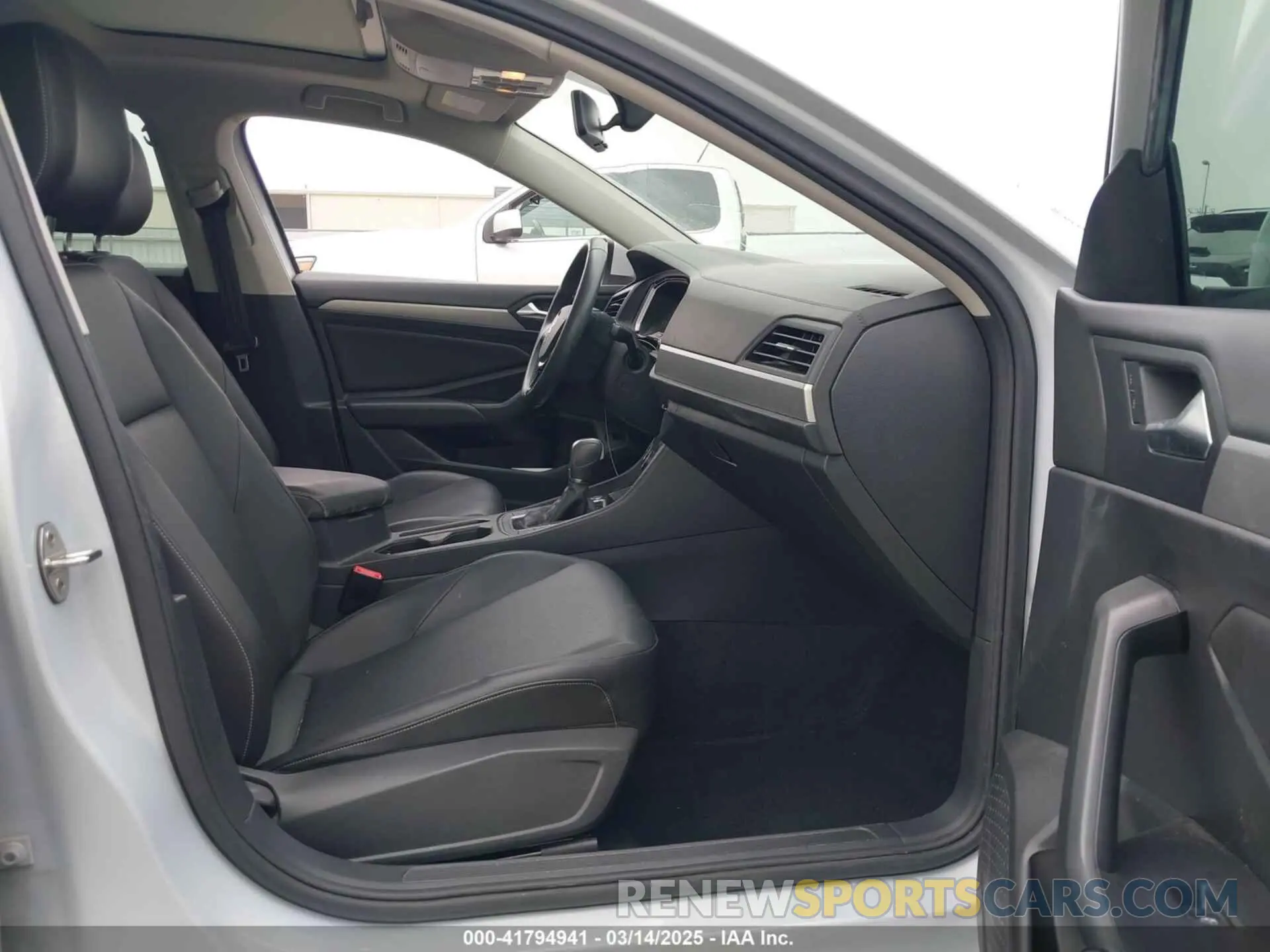 5 fotografías del automóvil dañado 3VWCB7BUXKM141770 VOLKSWAGEN JETTA 2019